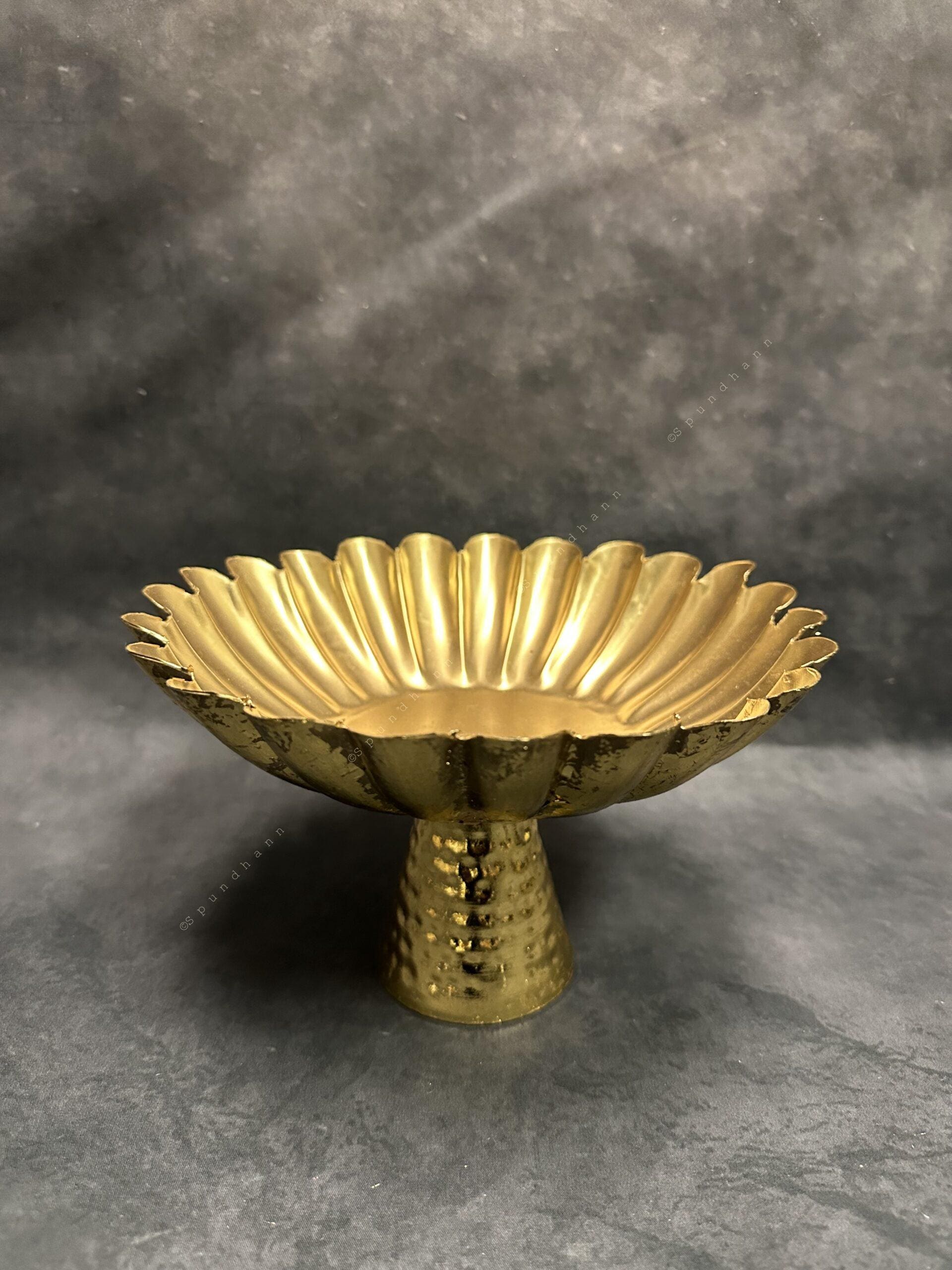 Flower Elevated Metal Fruit Bowl (with Gold Stand)