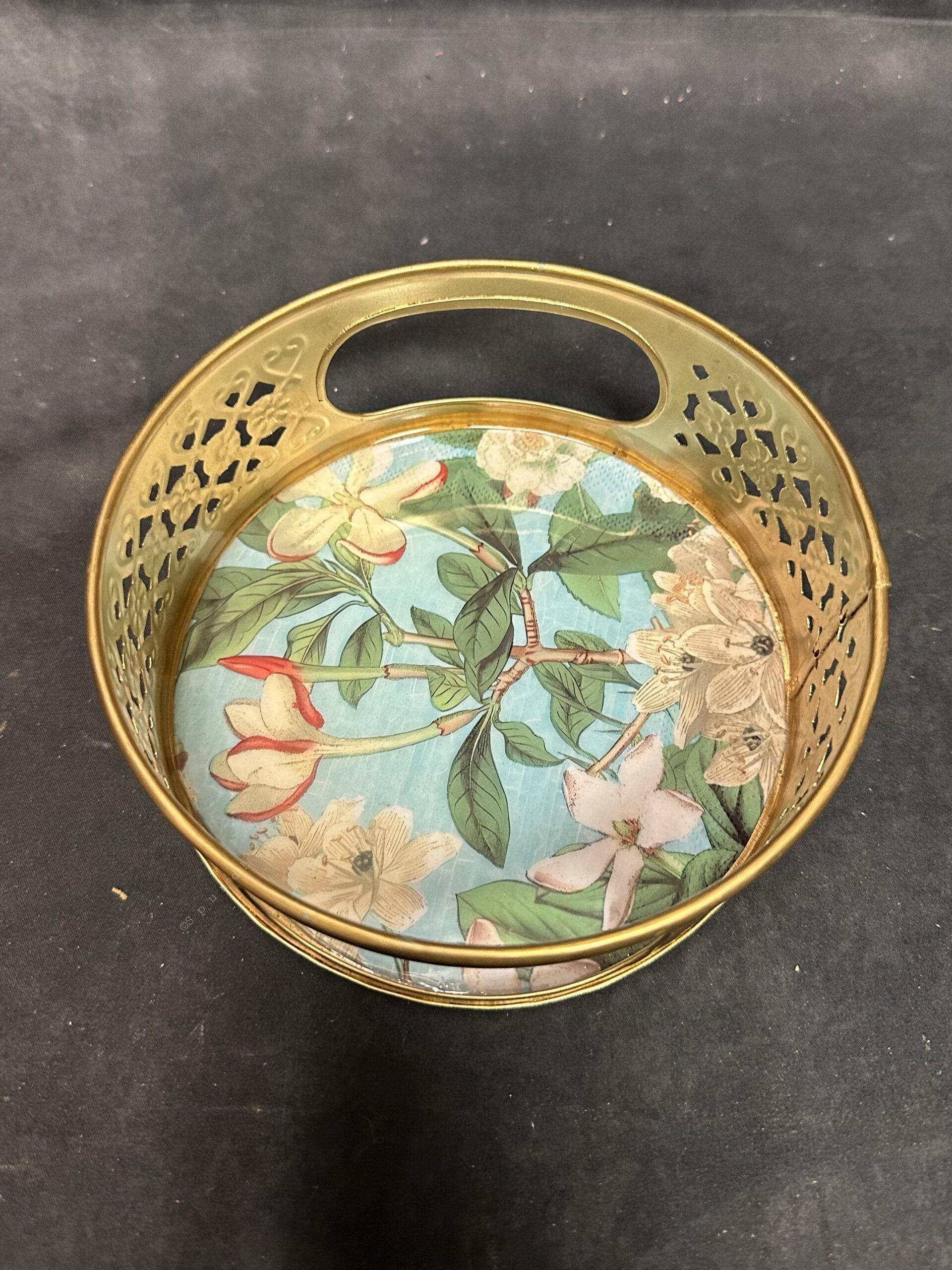 Circular Tray With Pichwai Art Picture 6