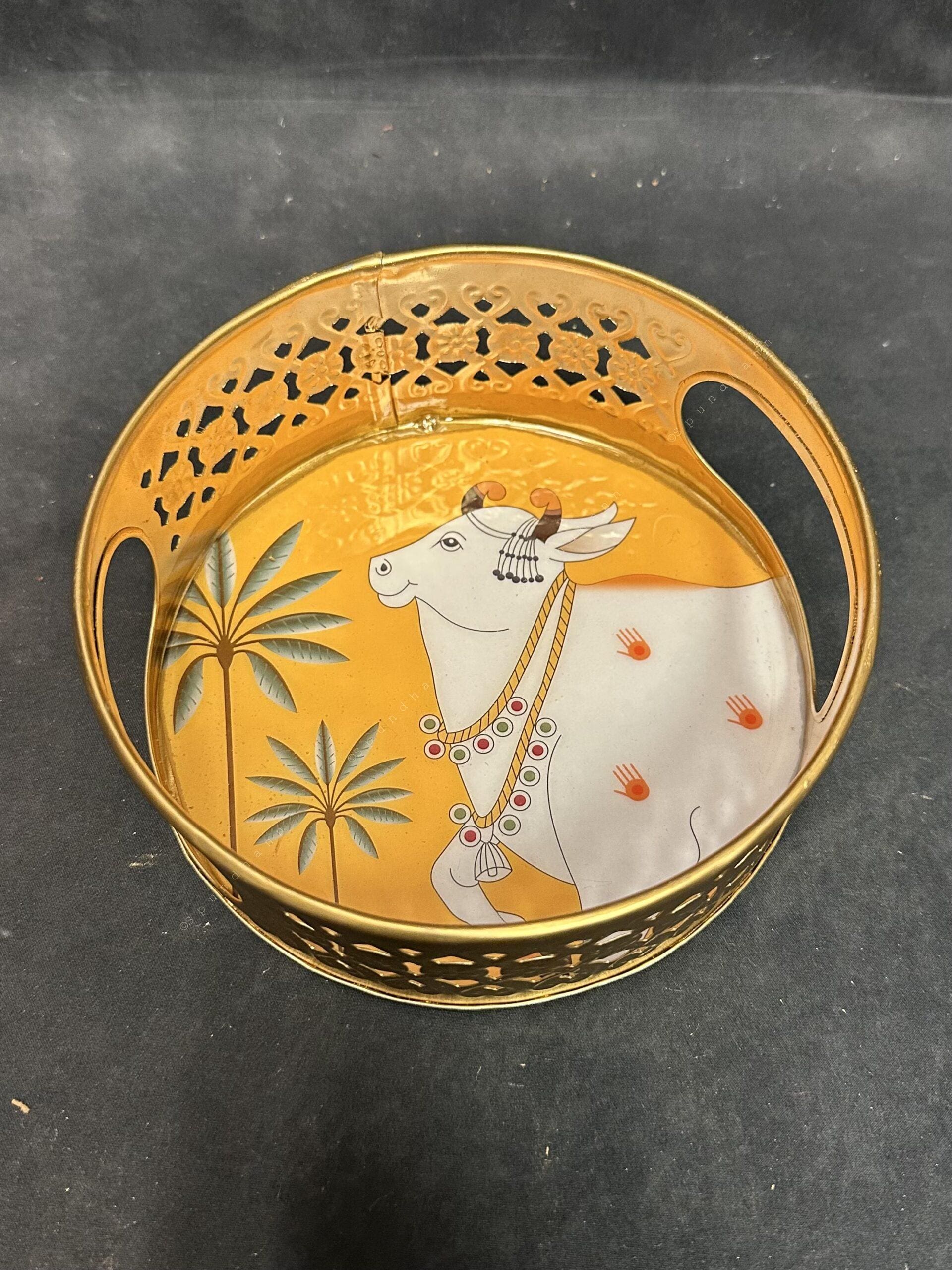 Circular Tray With Pichwai Art Picture 6