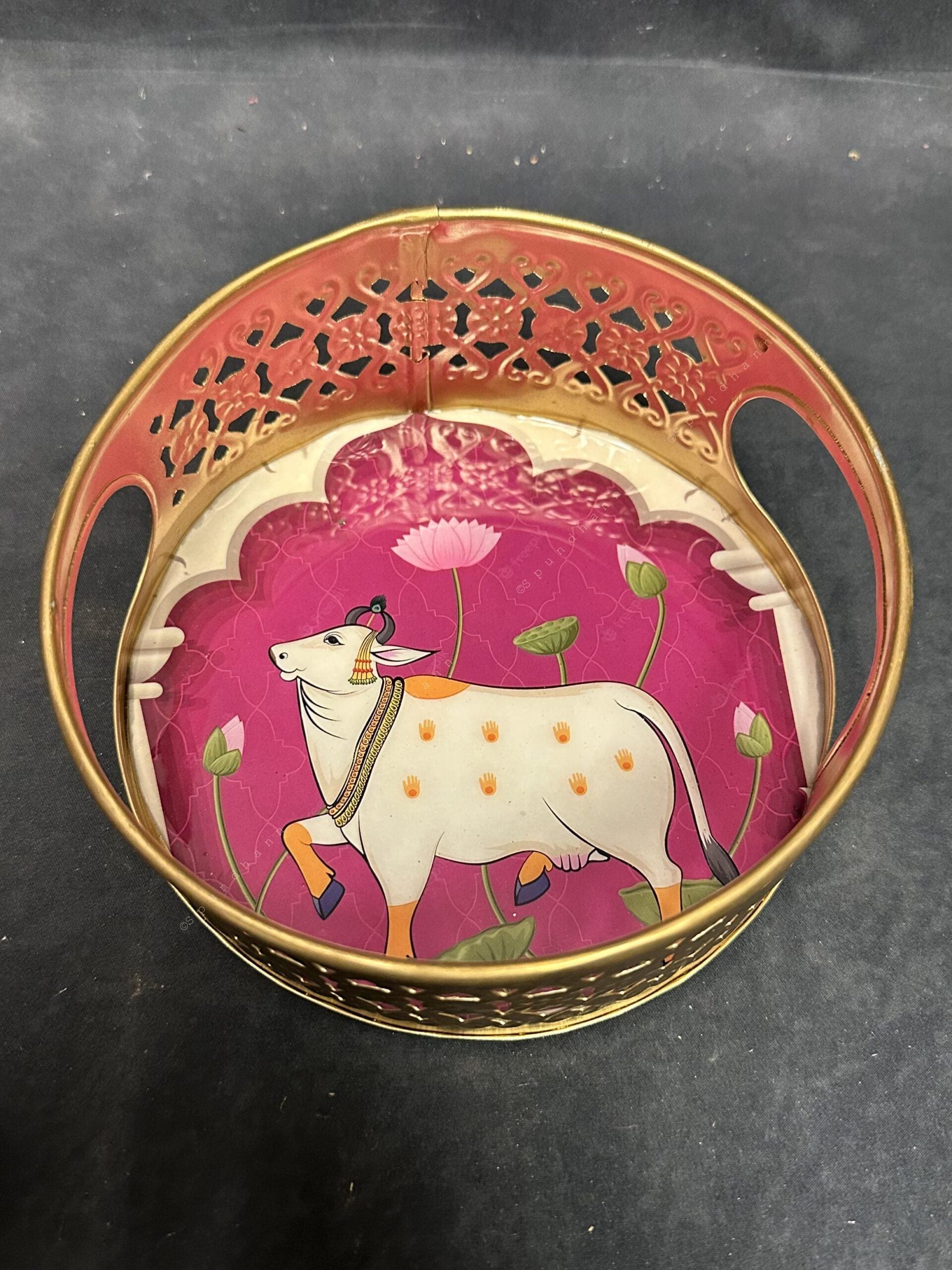 Circular Tray With Pichwai Art Picture 6