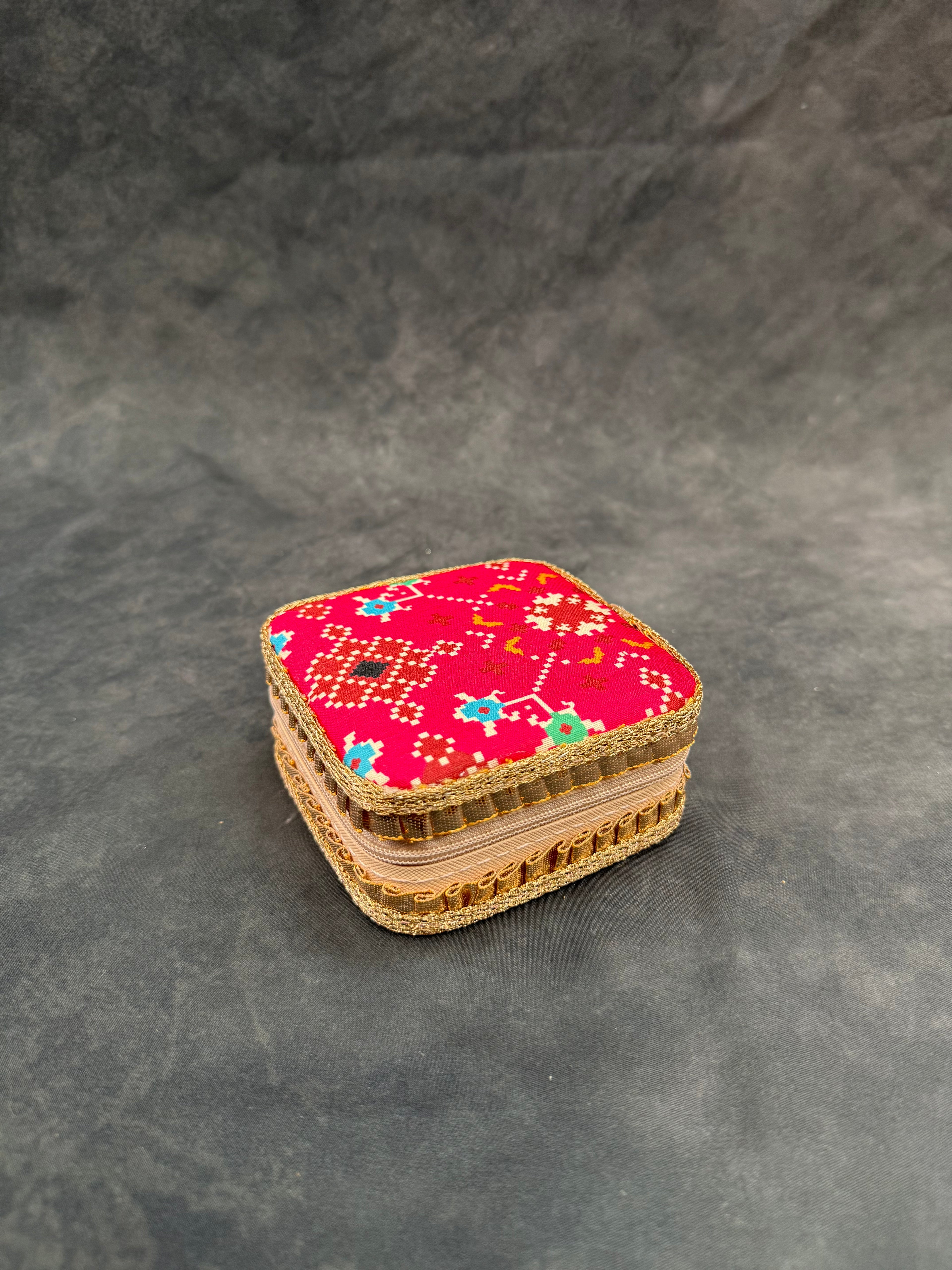 Jewelry Organizer Patola