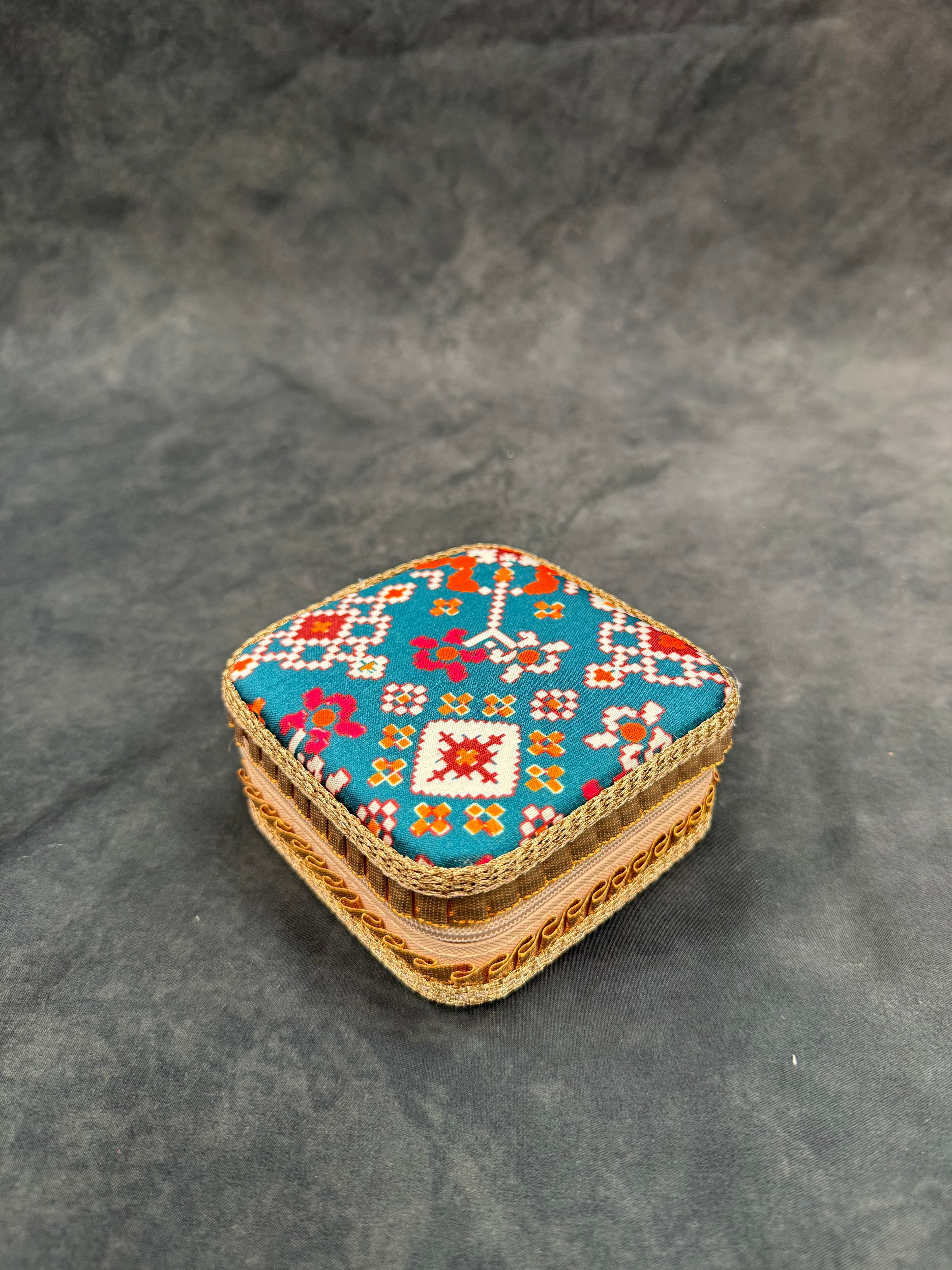 Jewelry Organizer Patola