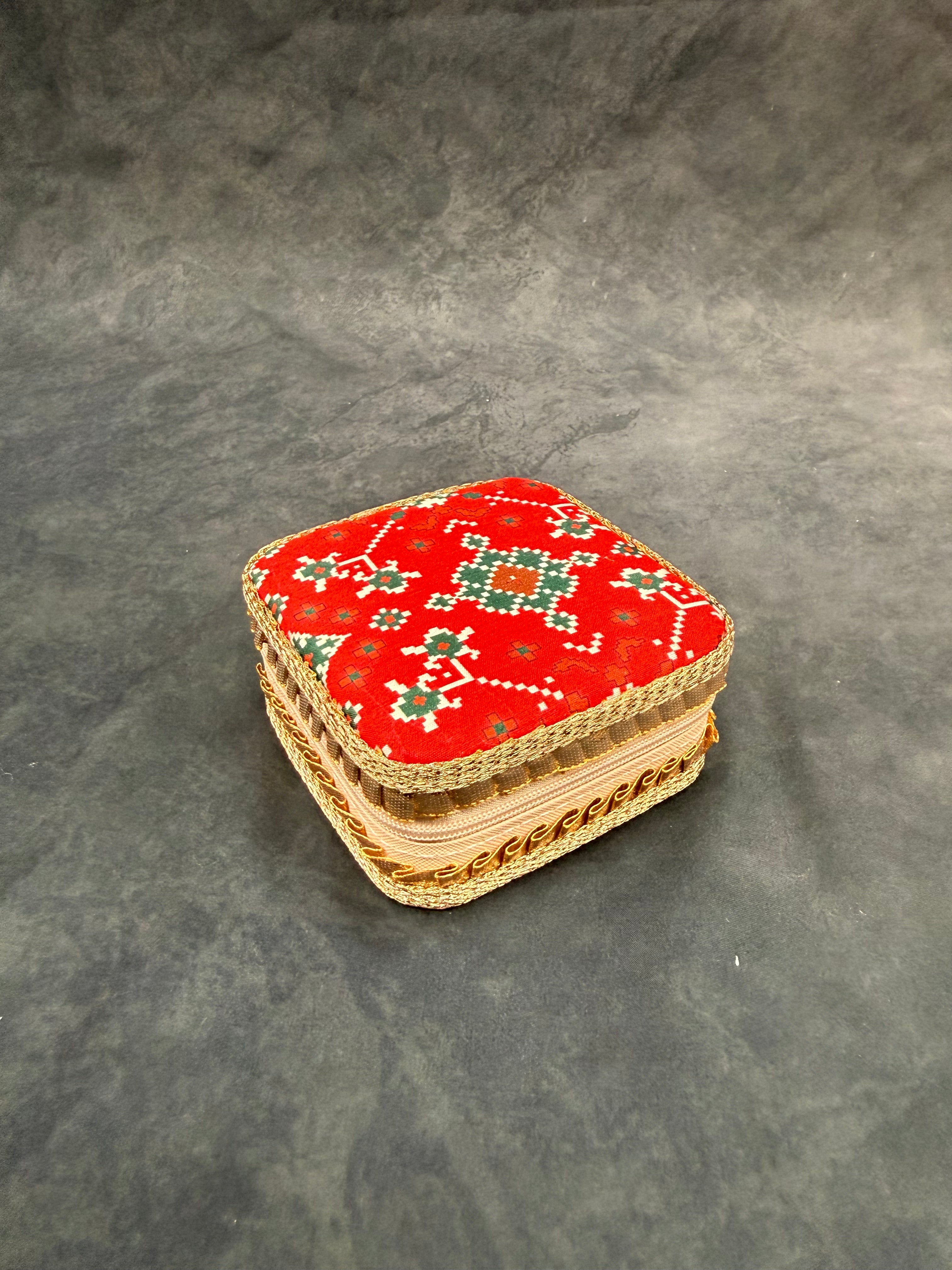 Jewelry Organizer Patola