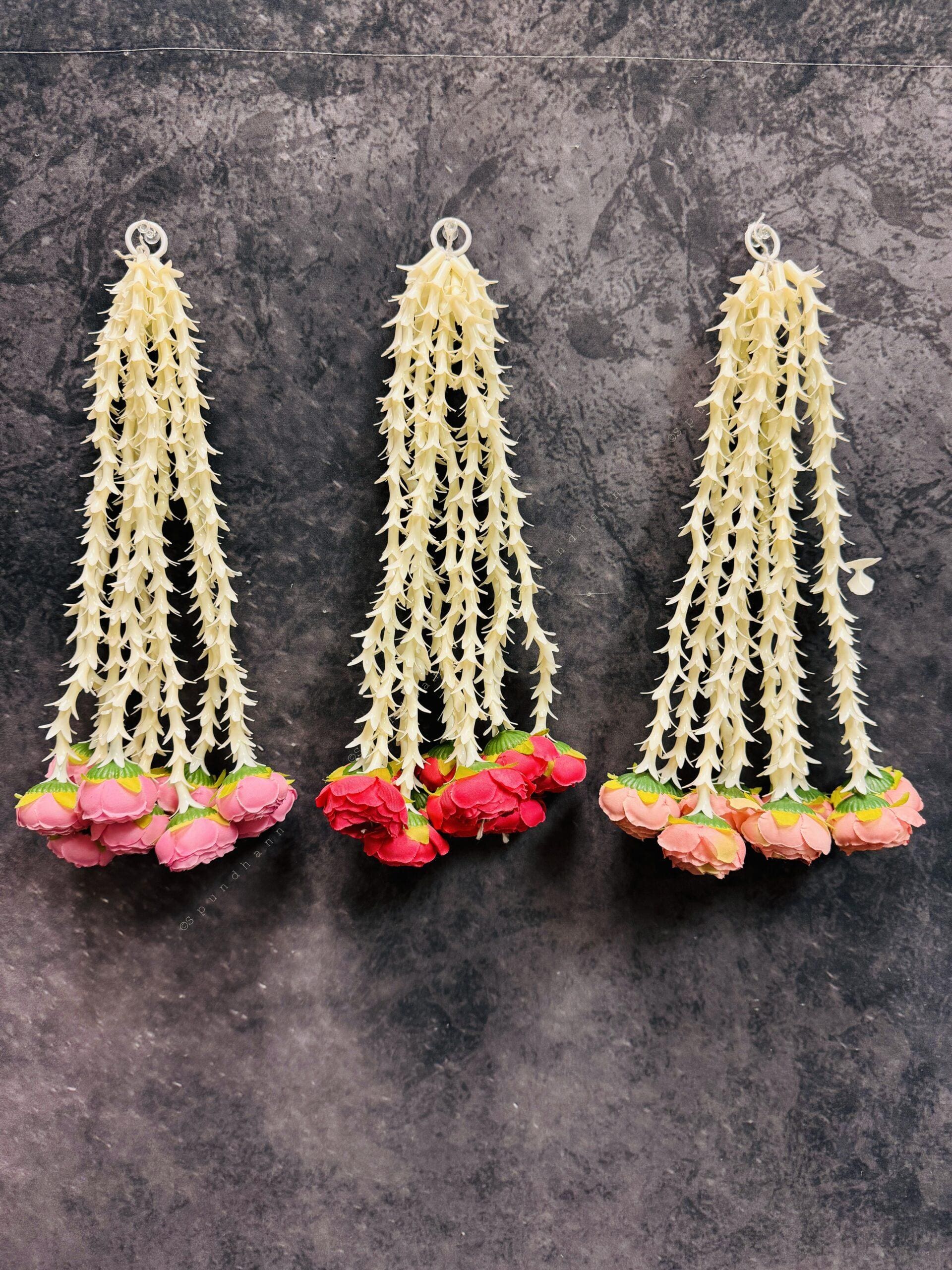 Rose bud and Rajnigandha String Bunch