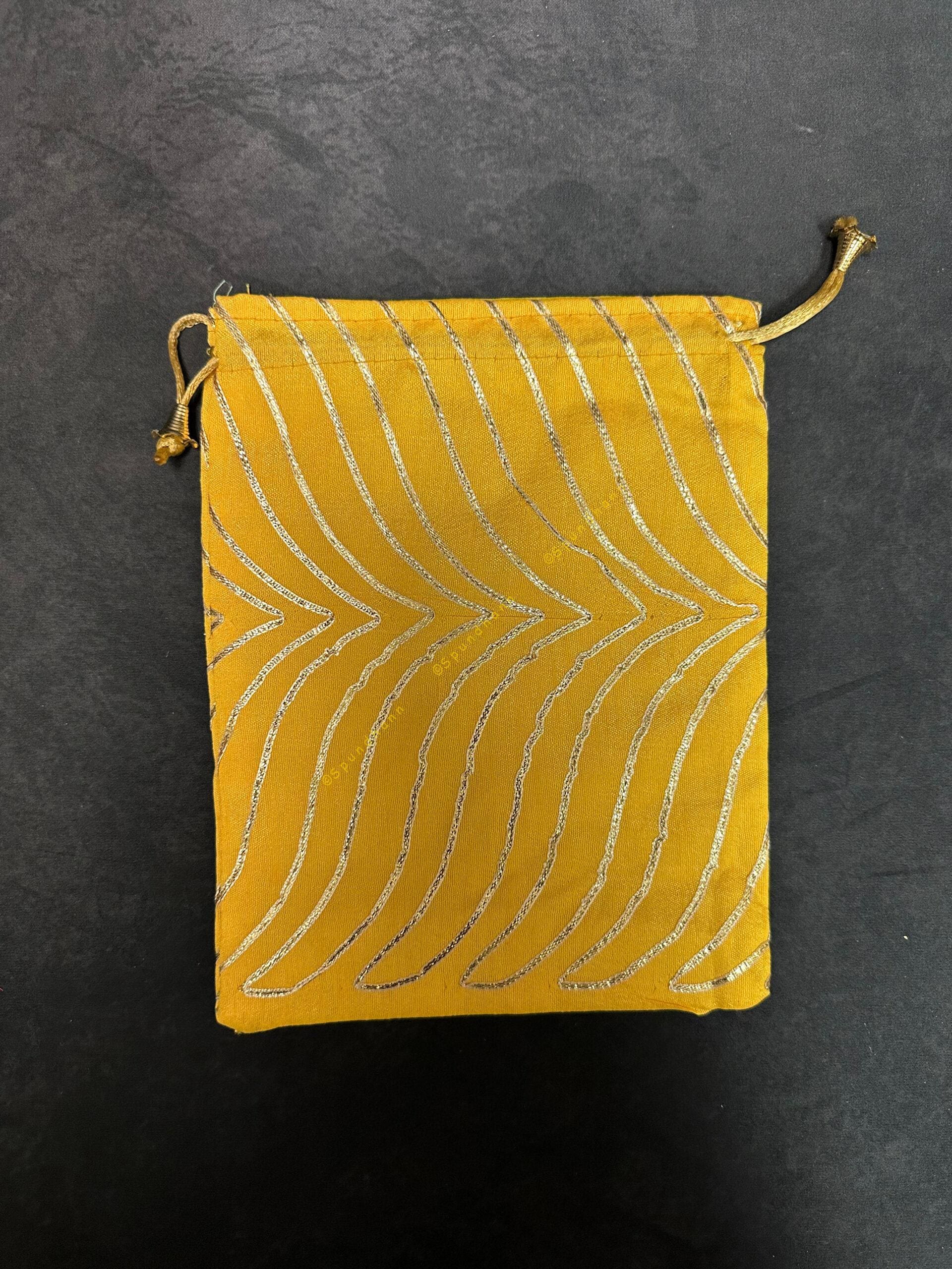 Potlis with Gota Design Small