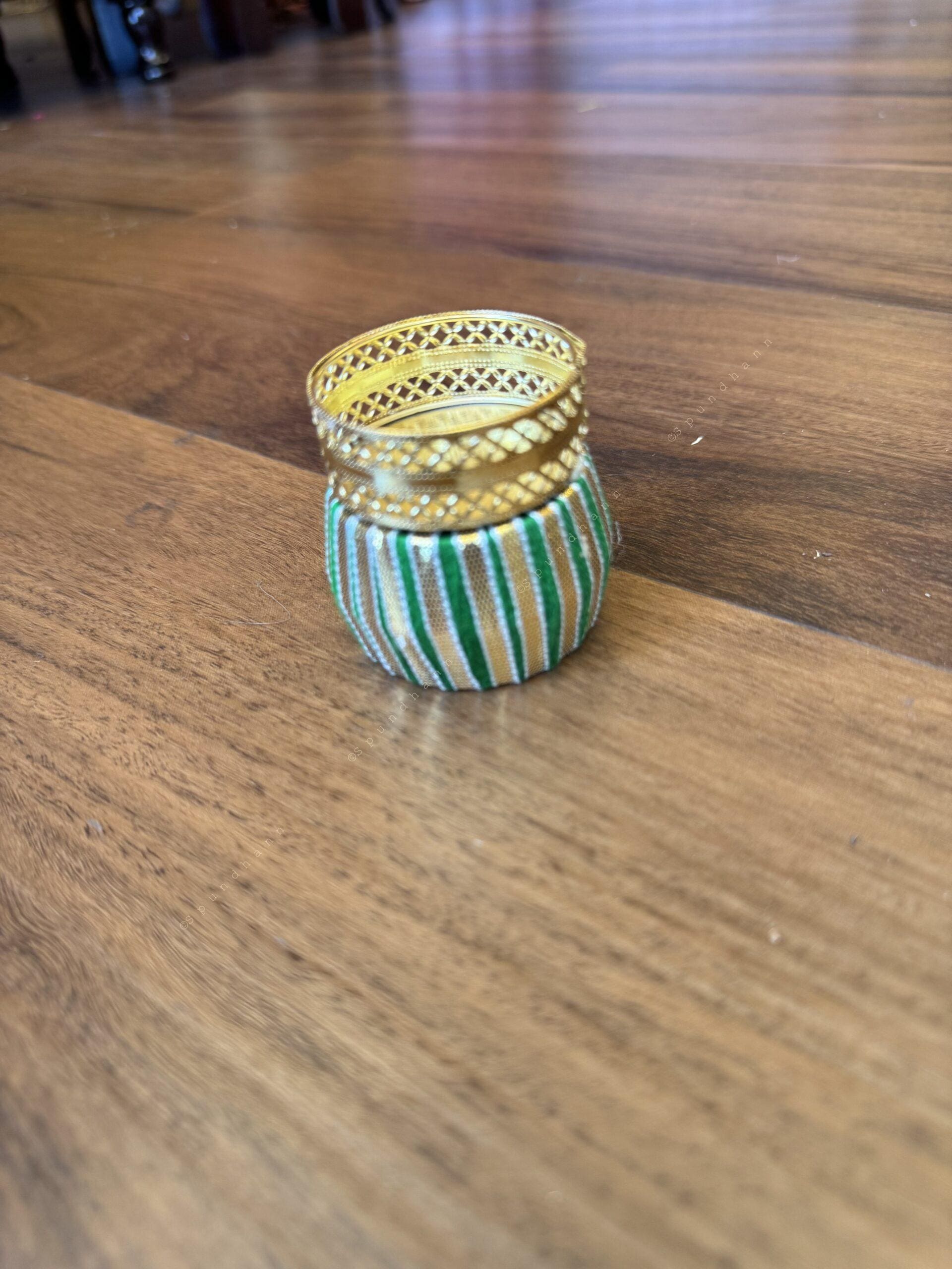 Ribbon & Ball Gota Tea Light Holder