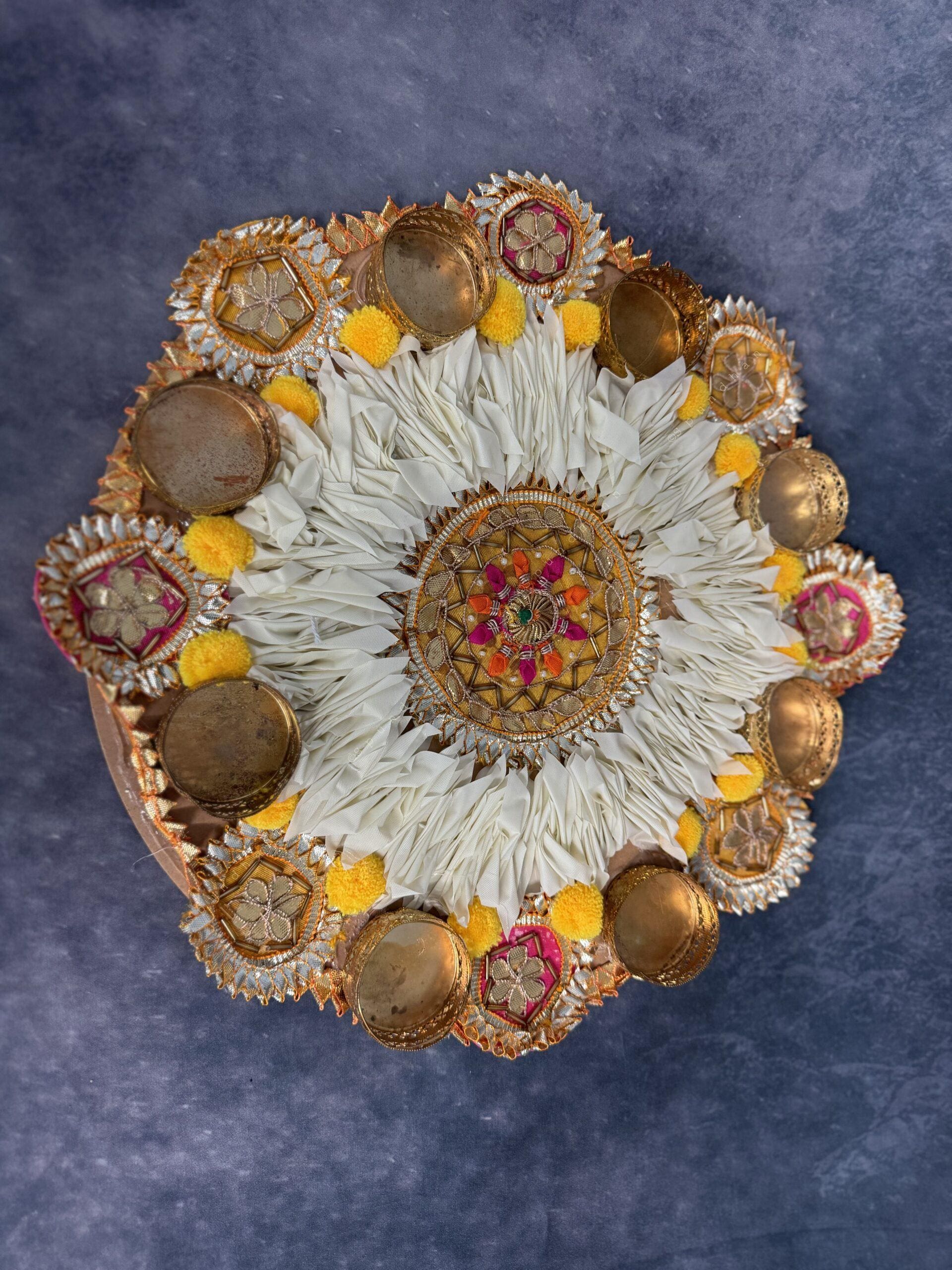 Chameli & Pom pom Circular Multi Tea Light with Wood Base