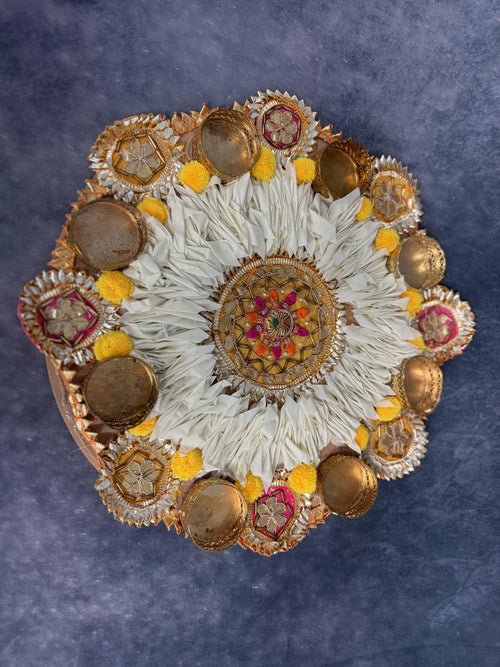 Chameli & Pom pom Circular Multi Tea Light with Wood Base