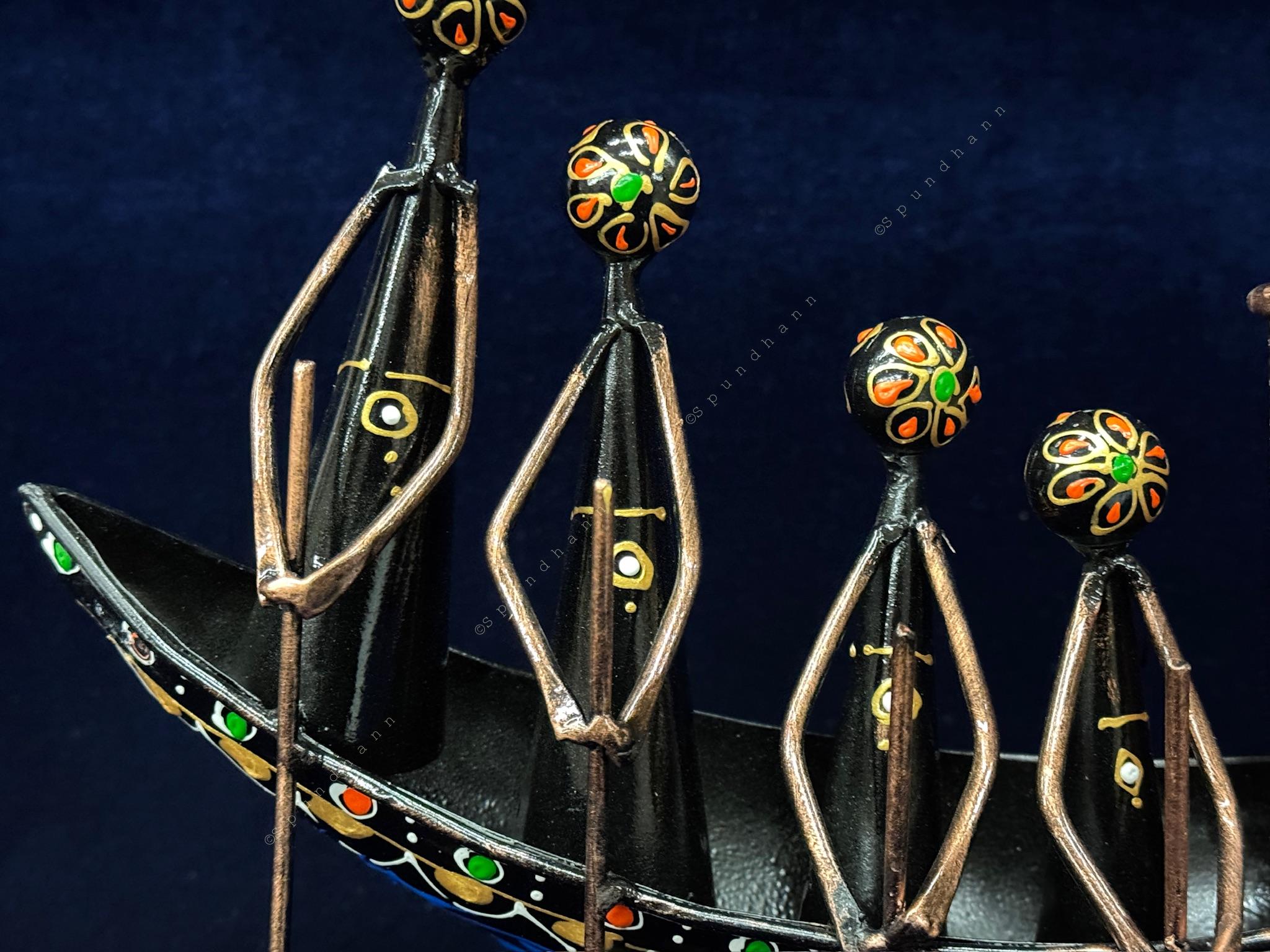 Tribal Boat Style Penstand