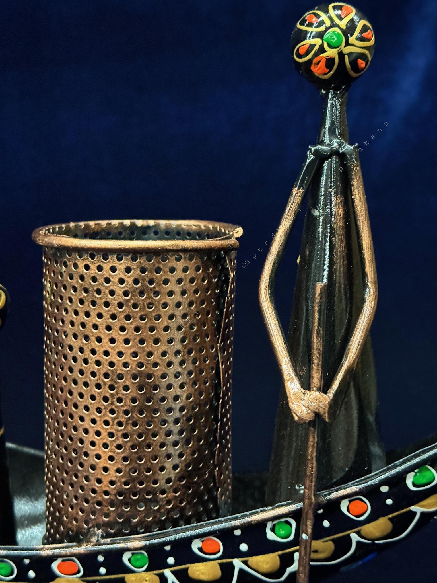 Tribal Boat Style Penstand