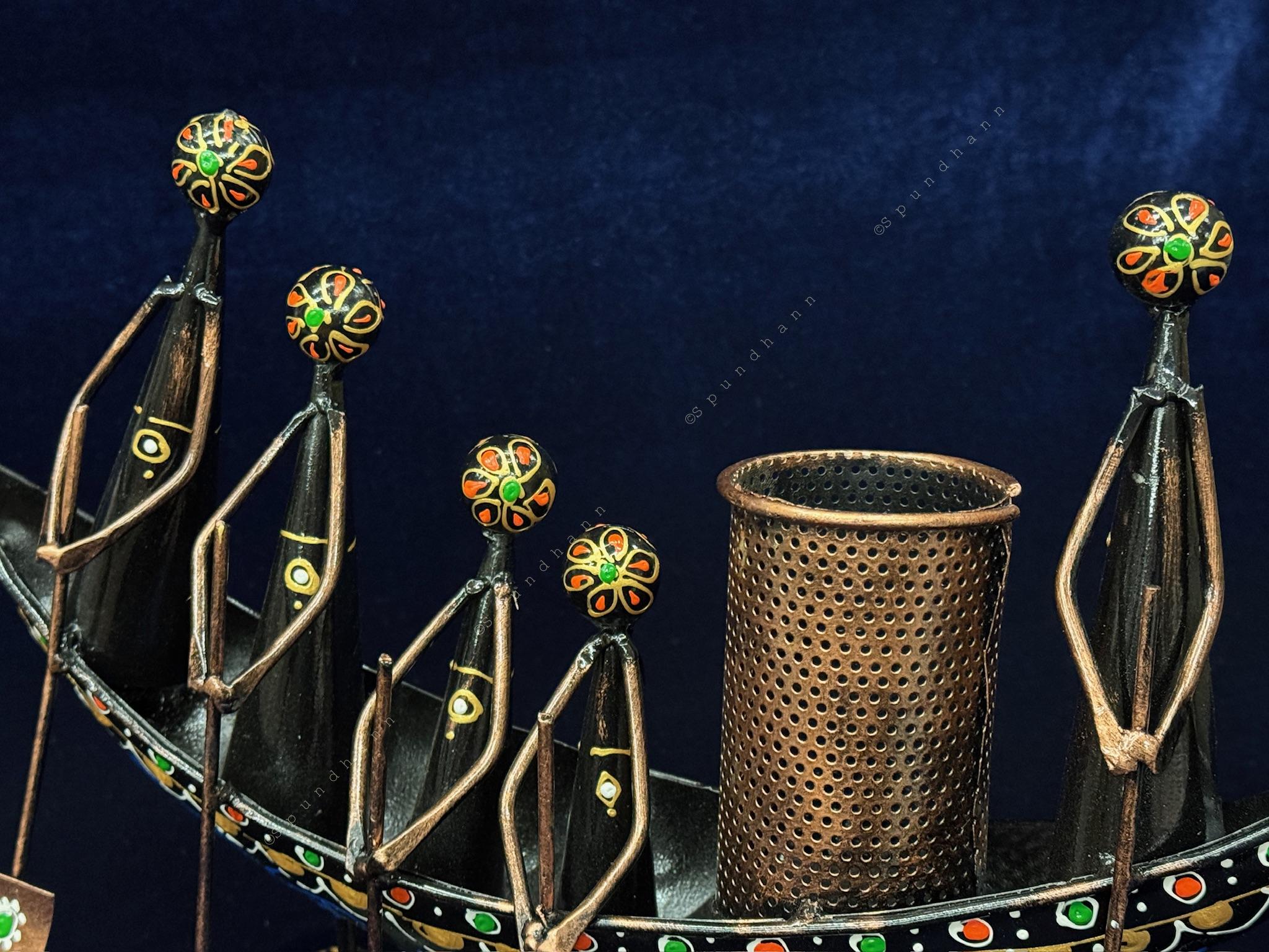Tribal Boat Style Penstand