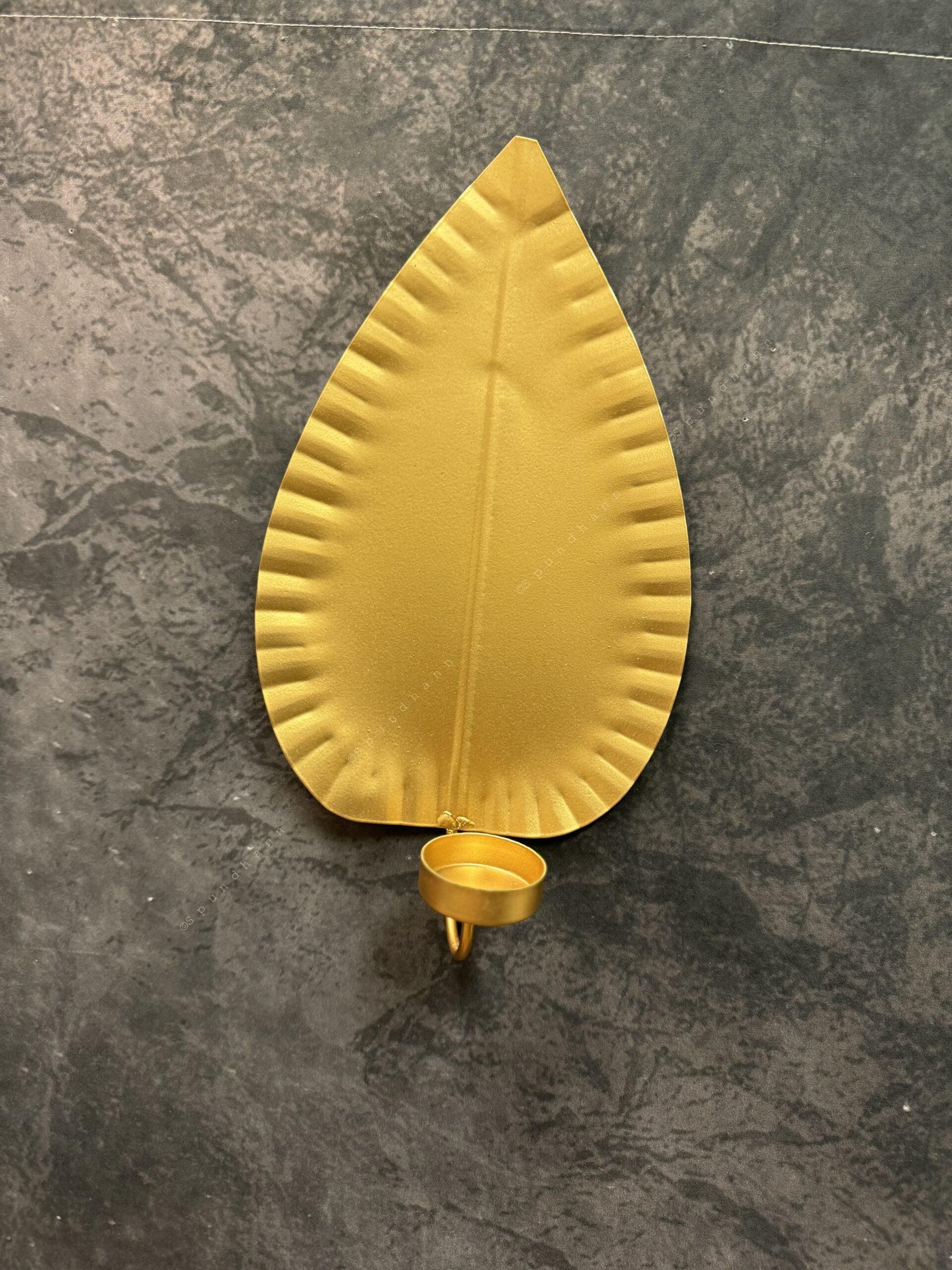 Large Leaf Hanging Tea Light