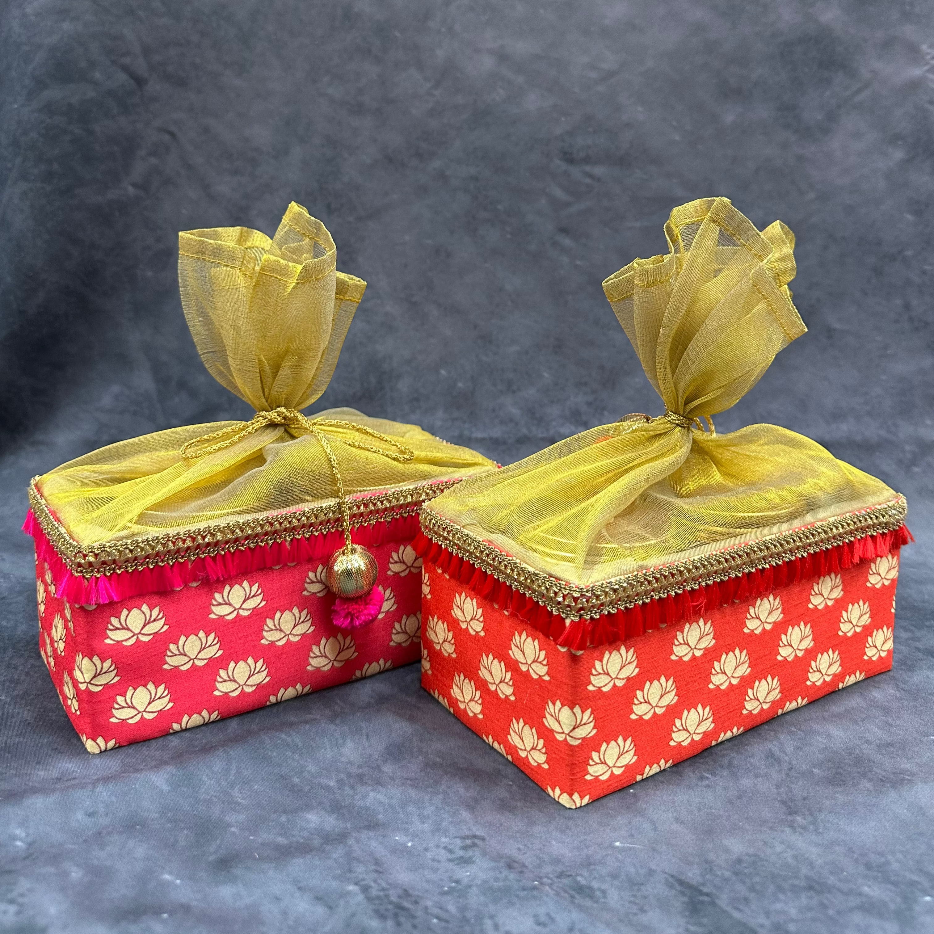 Lotus Hamper Box with 2 Jars