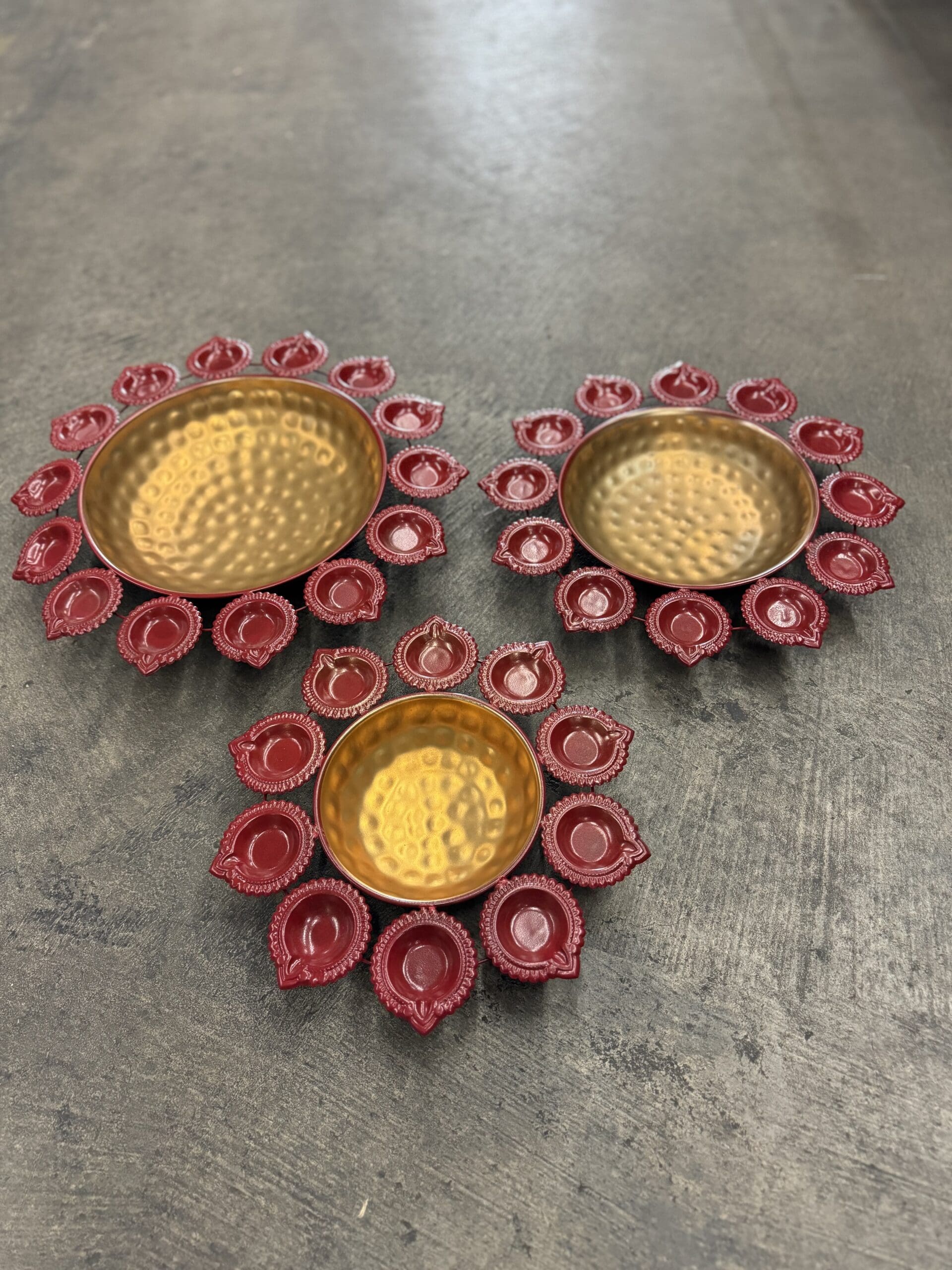 Red Diya Urli