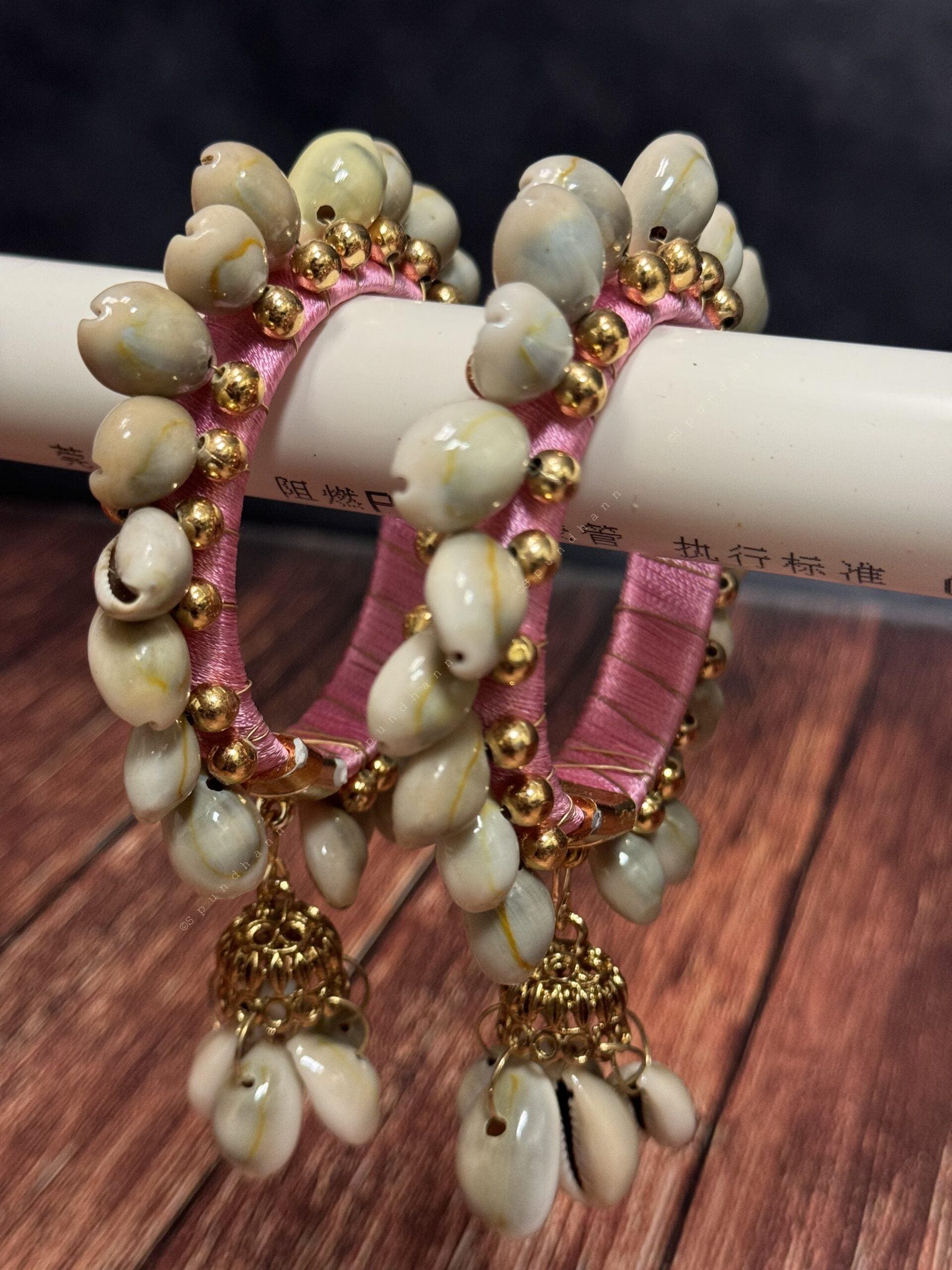 Free Size Shell Bangle Pack of 2