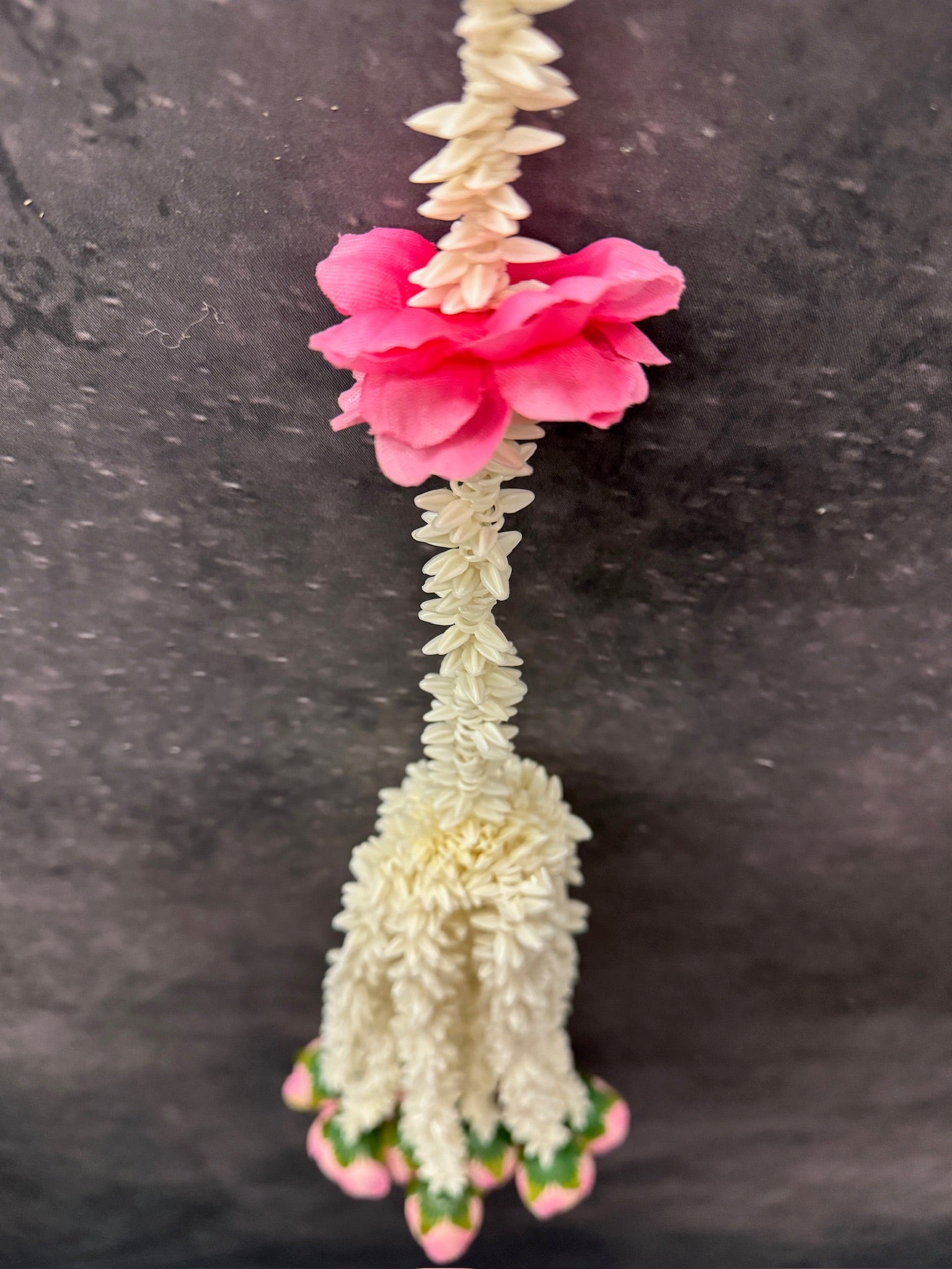 Chameli Rajnigandha Multi String Rose Tassel