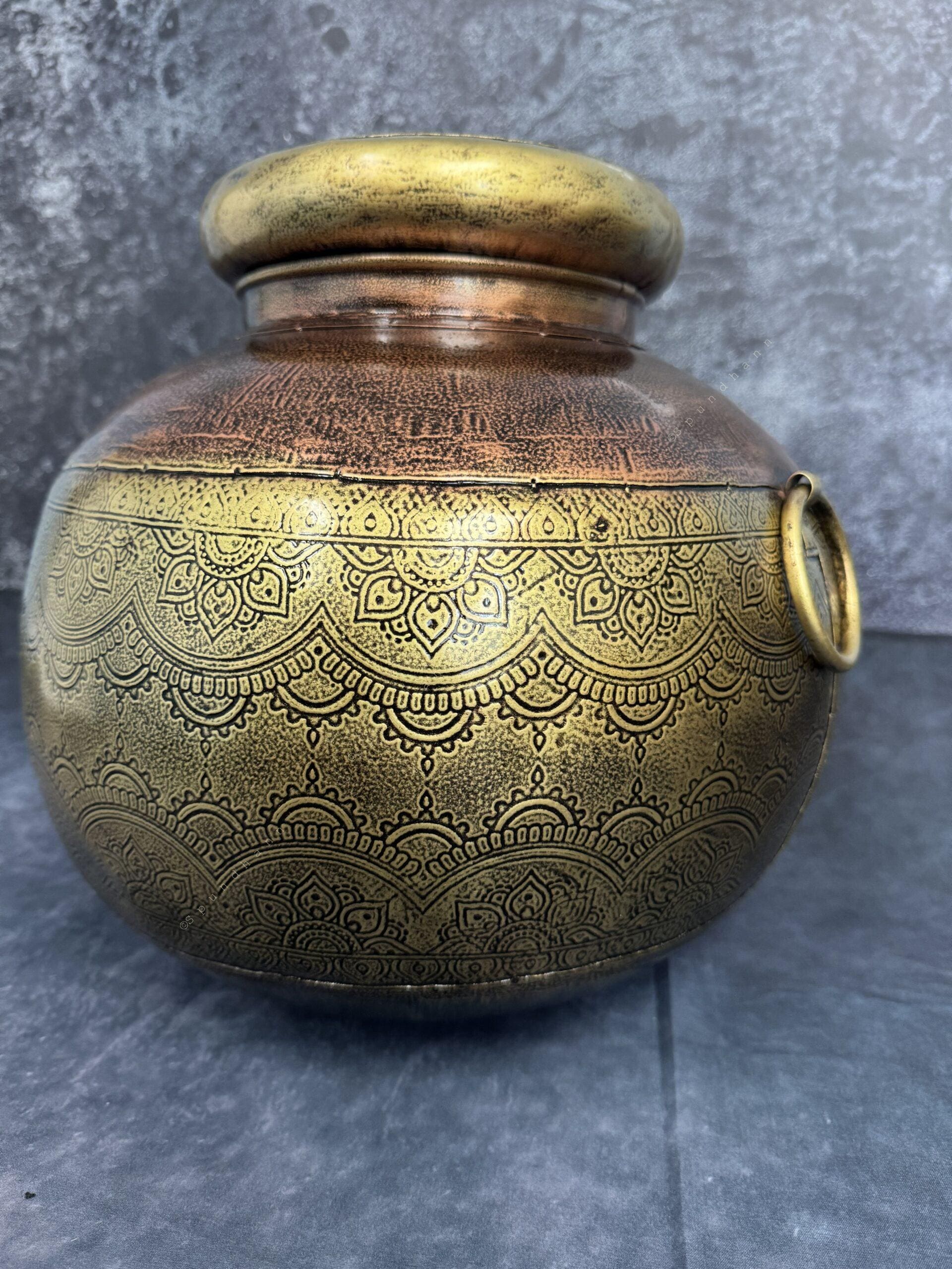Decorative Matka Large Handi (Embossed)