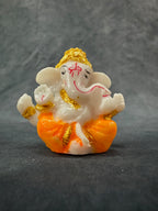 Car Ganesha resin