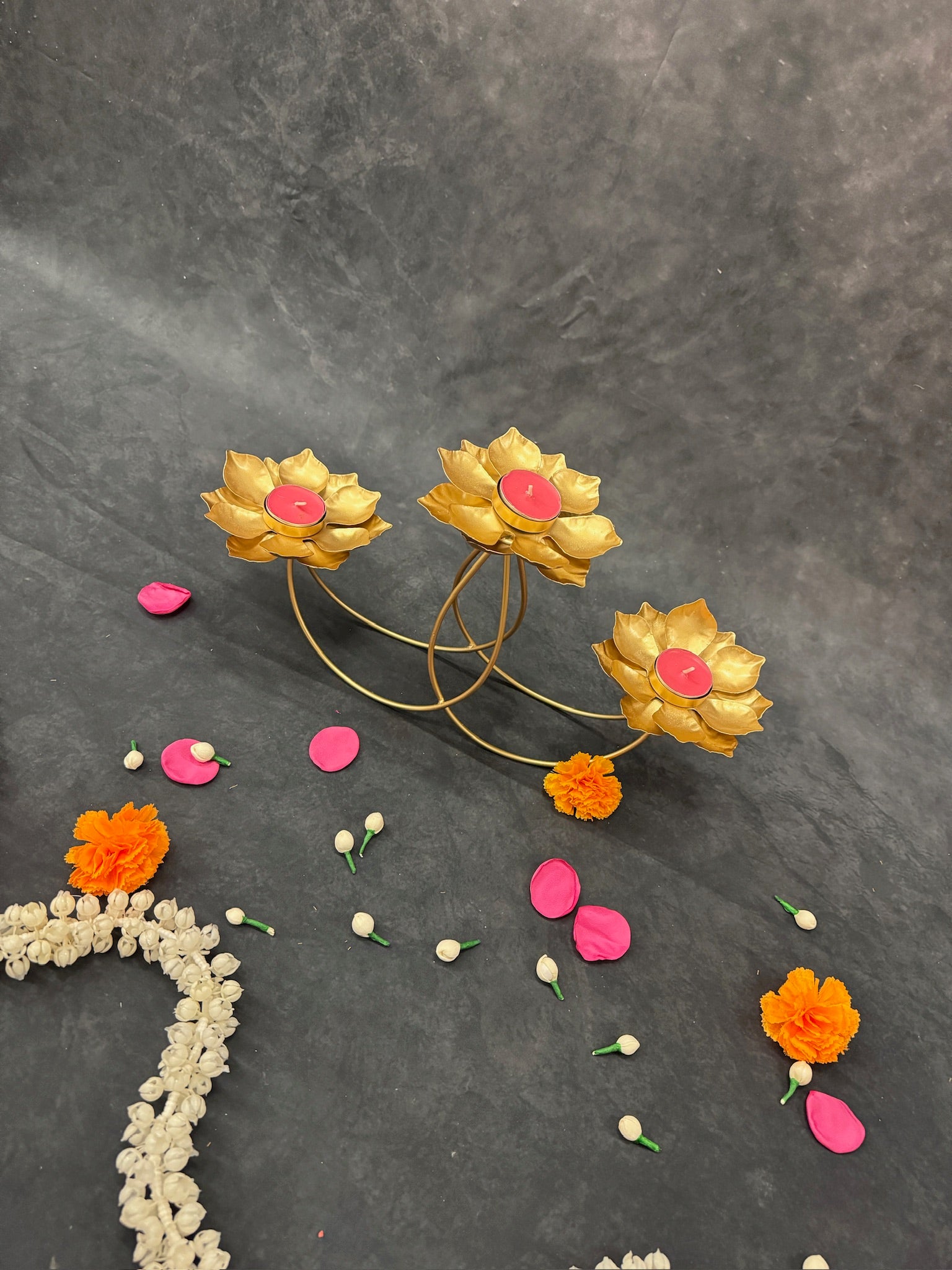 3-Lotus Standing Tea Light