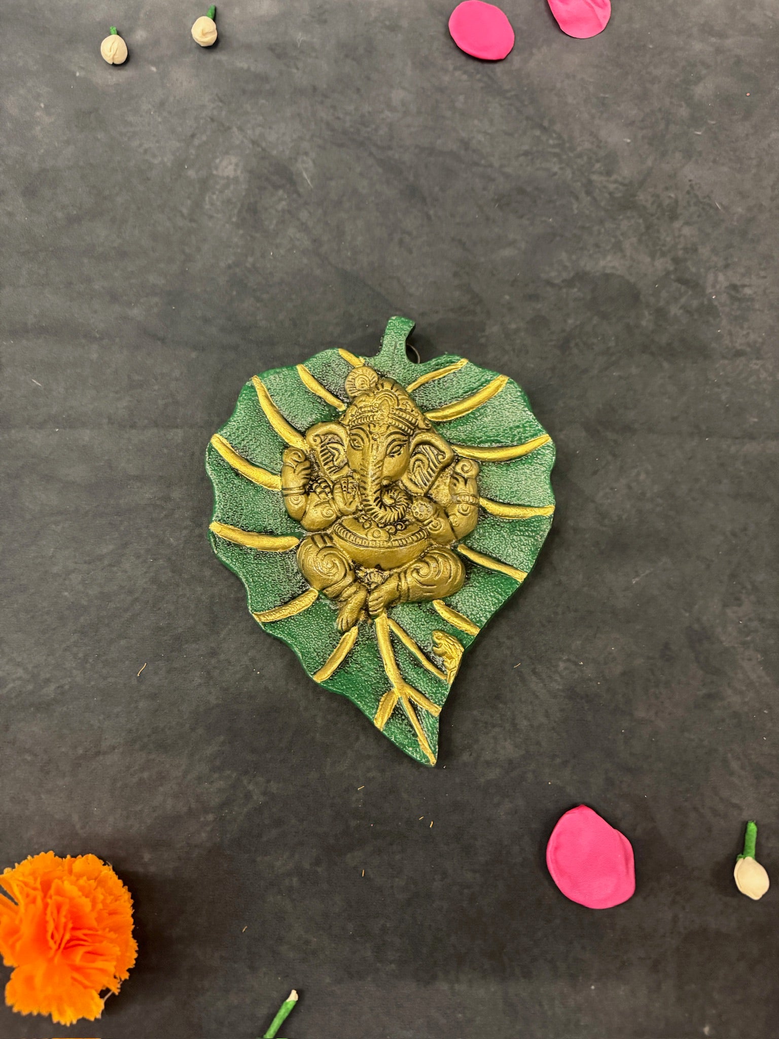 Leaf Ganesha Table Top Decor