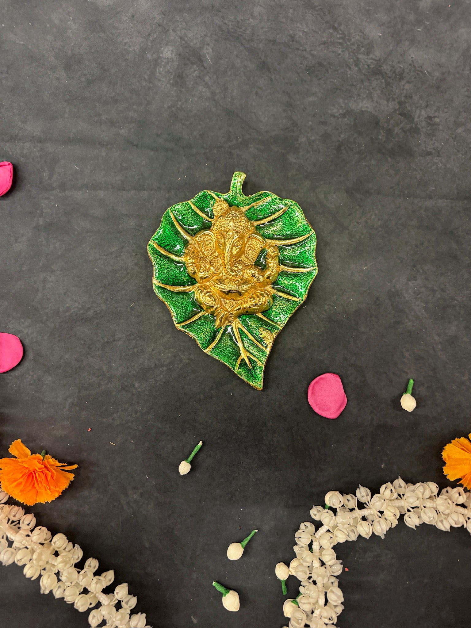 Leaf Ganesha Table Top Decor