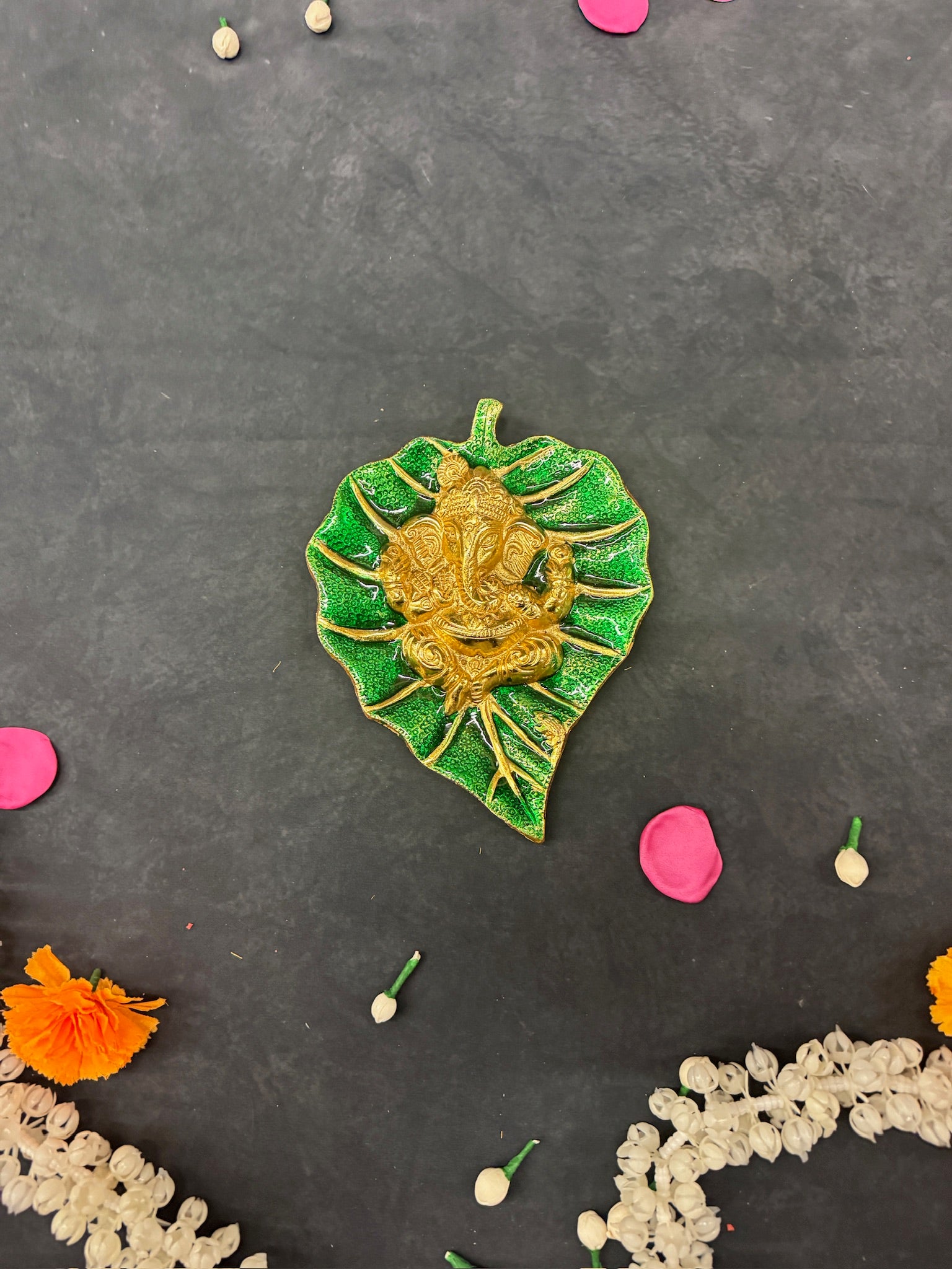 Leaf Ganesha Table Top Decor