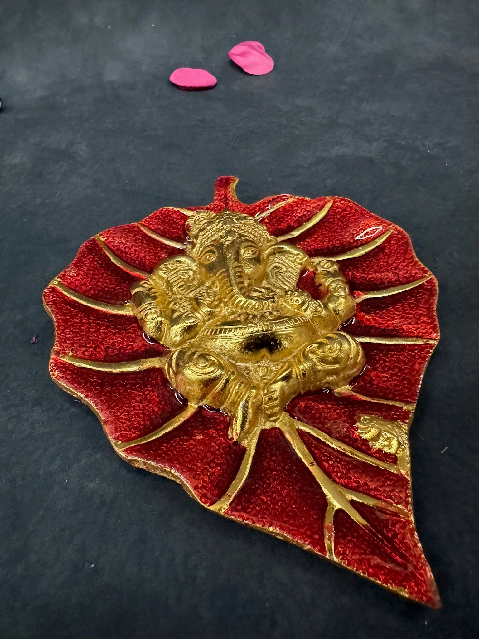 Leaf Ganesha Table Top Decor