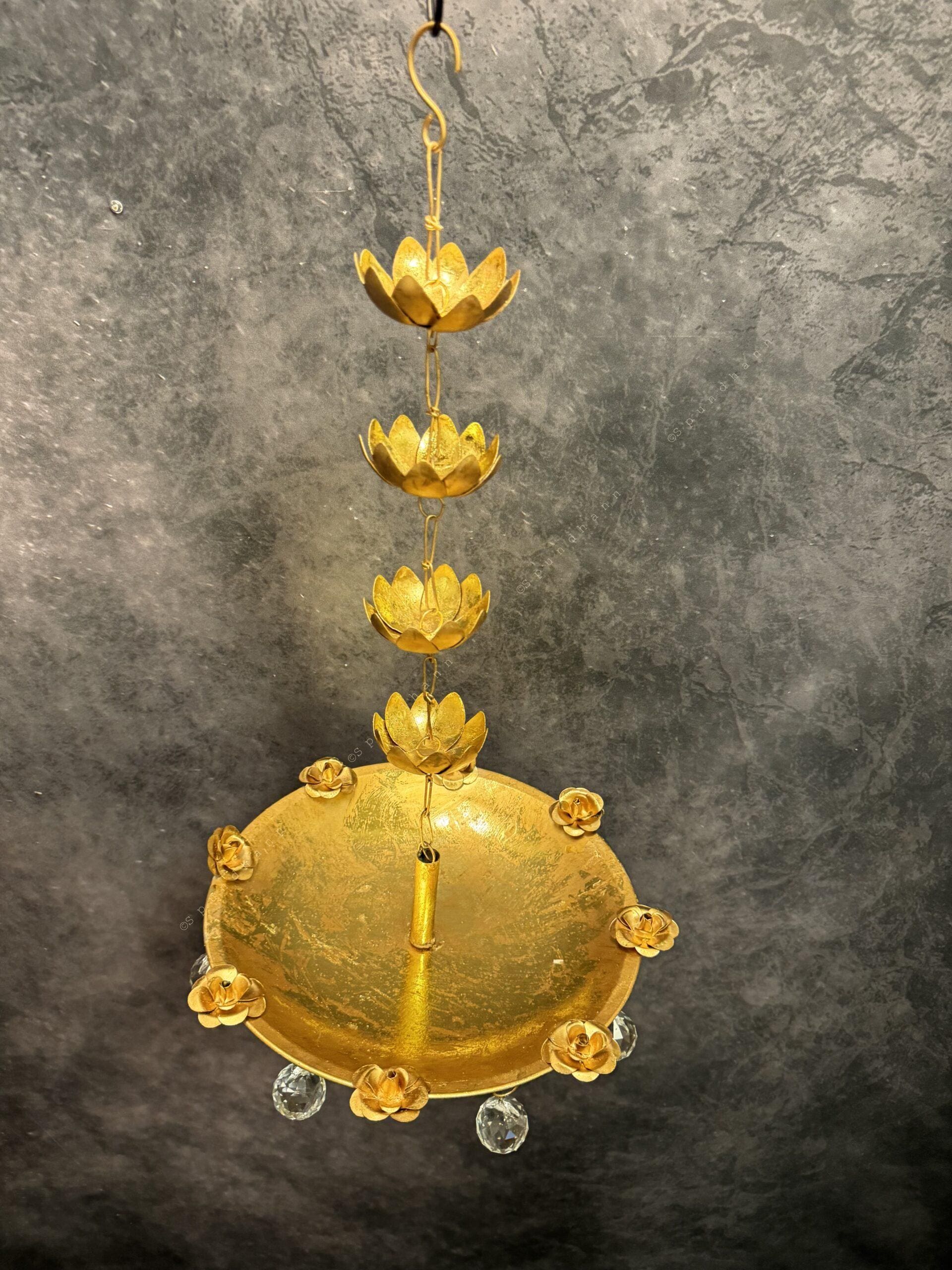 Hanging Rose Platter Urli (with Crystal)