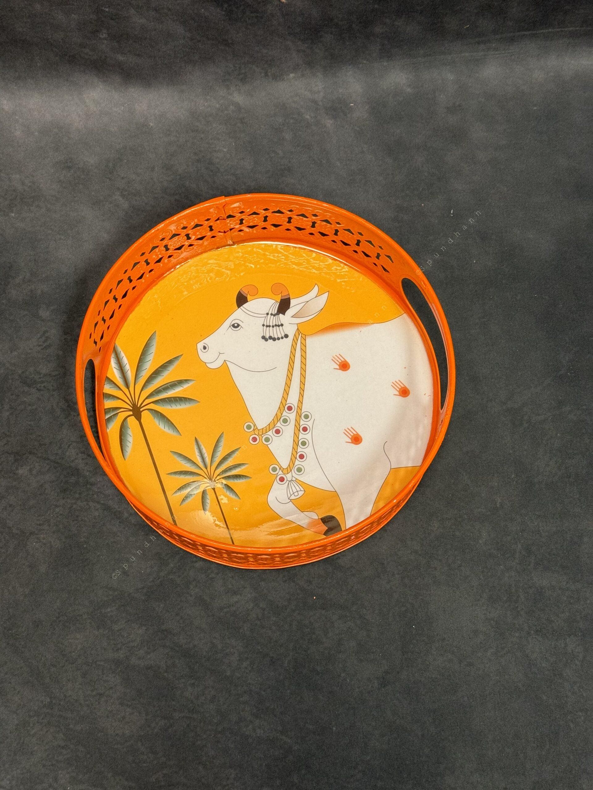 Circular Tray With Pichwai Art Picture 8