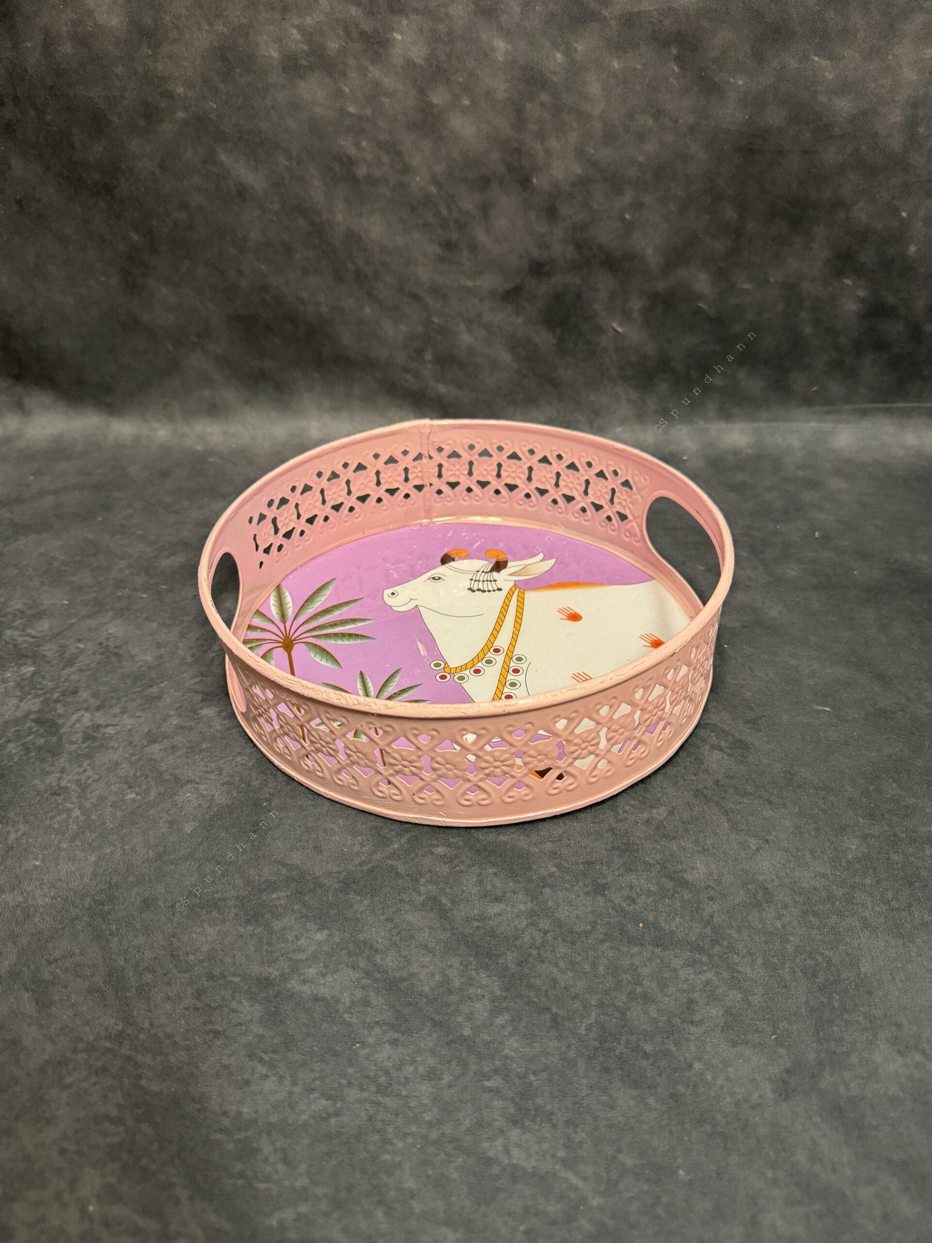 Circular Tray With Pichwai Art Picture 8