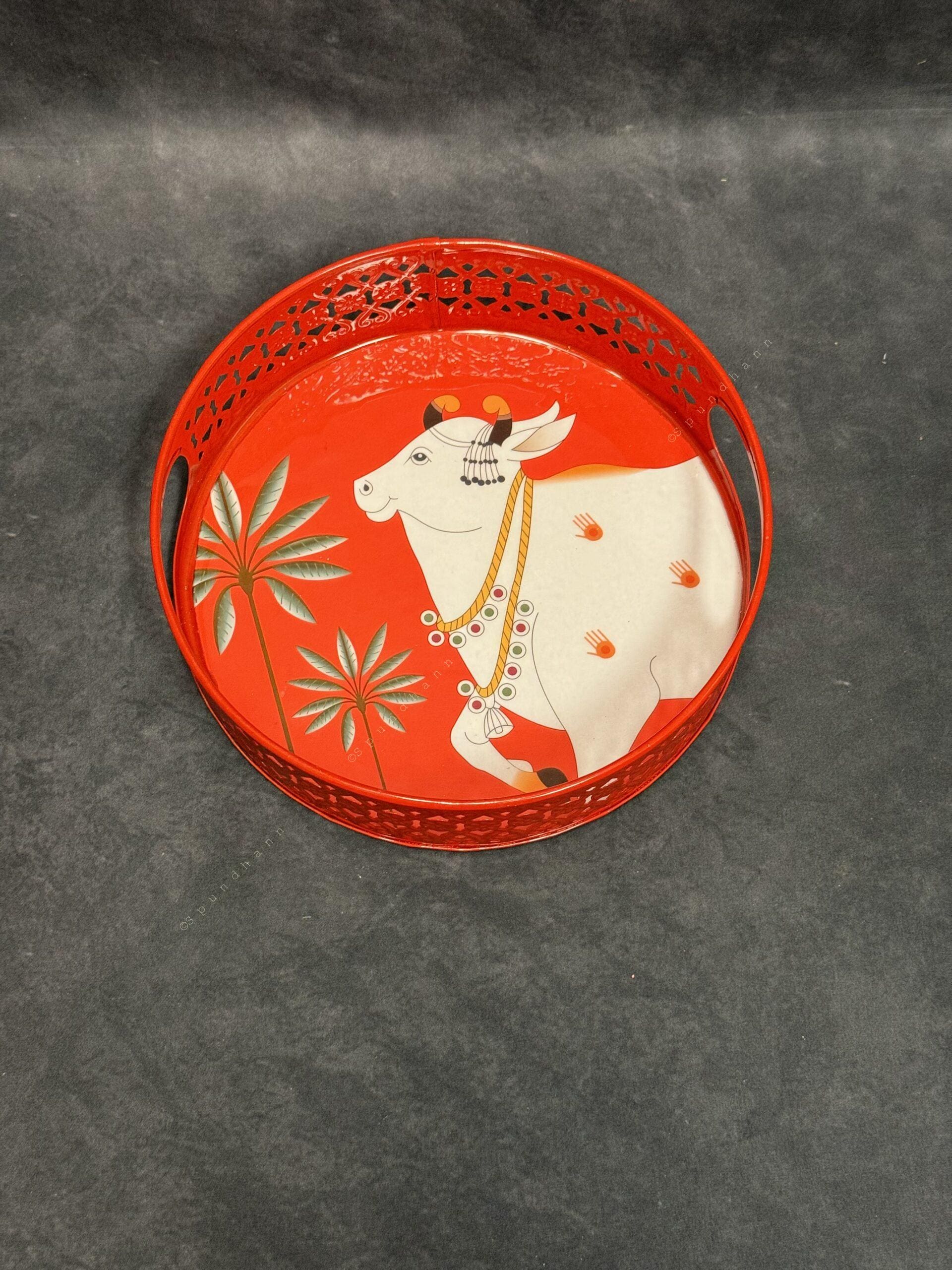 Circular Tray With Pichwai Art Picture 8