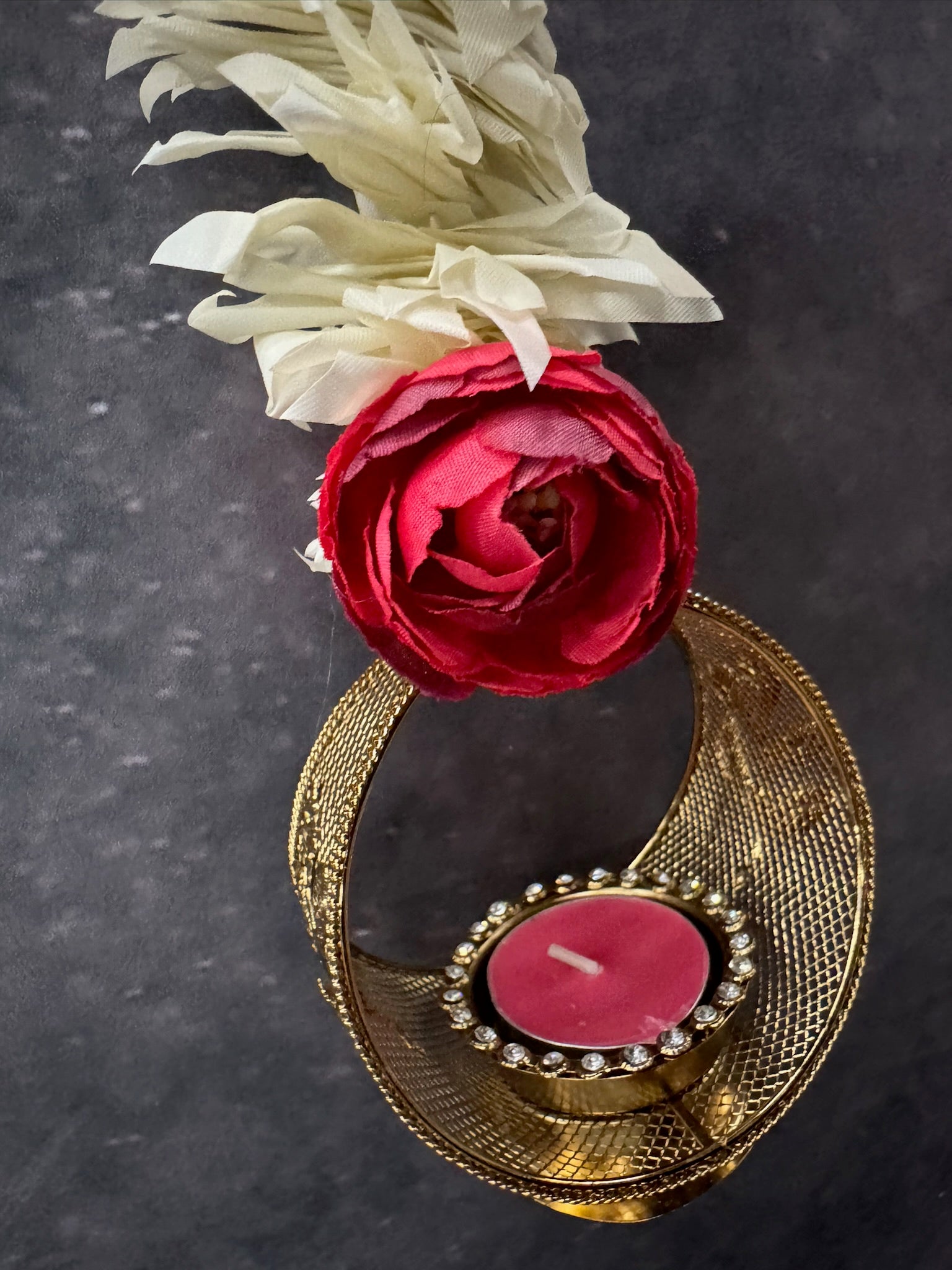 Chameli and Rose Wide Ring hanging Tea Light
