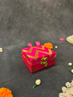 Square Zari V Print Gift Box