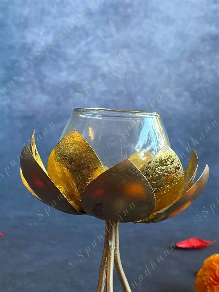 Lotus Standing Glass T Light