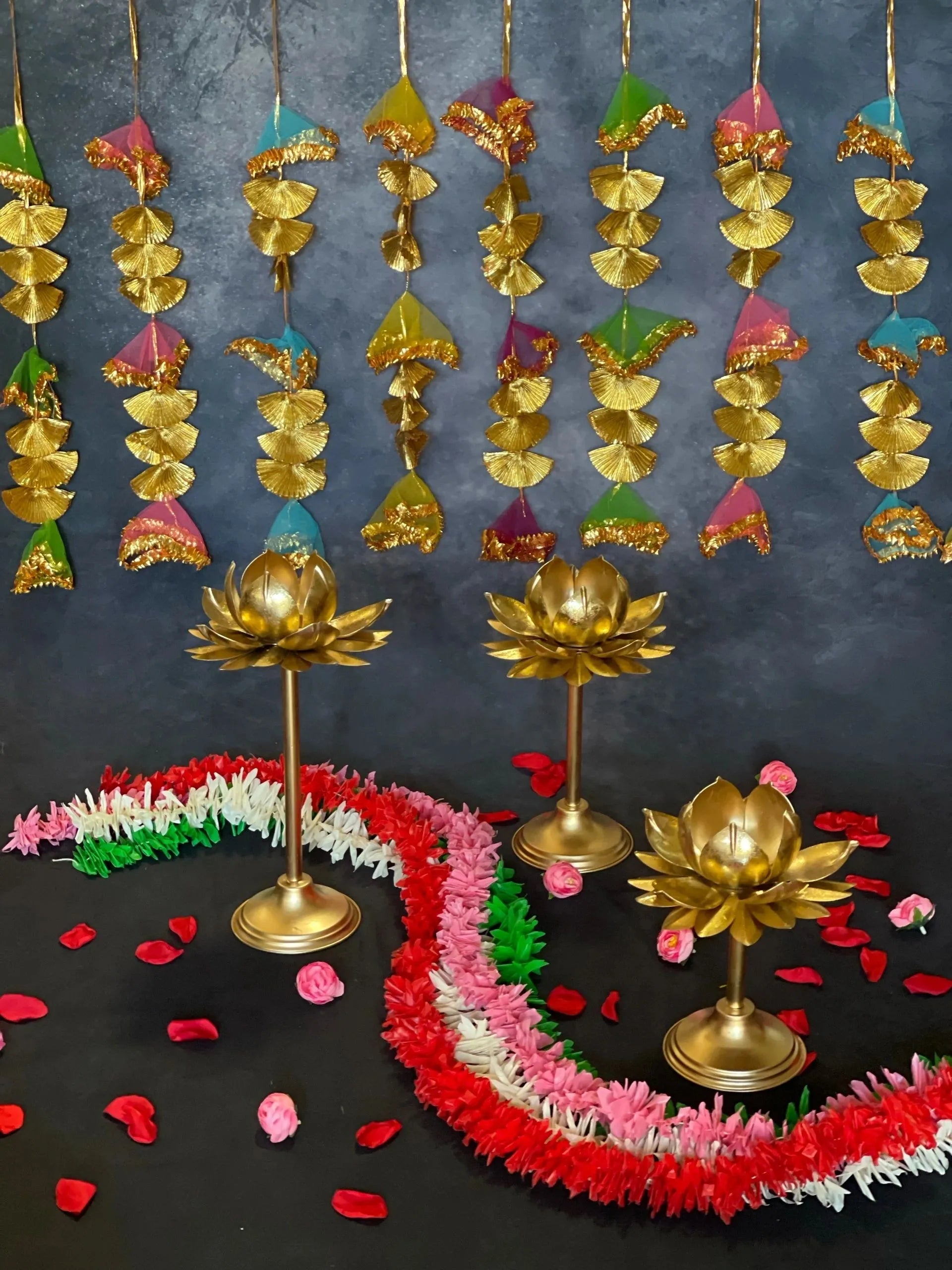 Lotus Standing Tea Light Set of 3