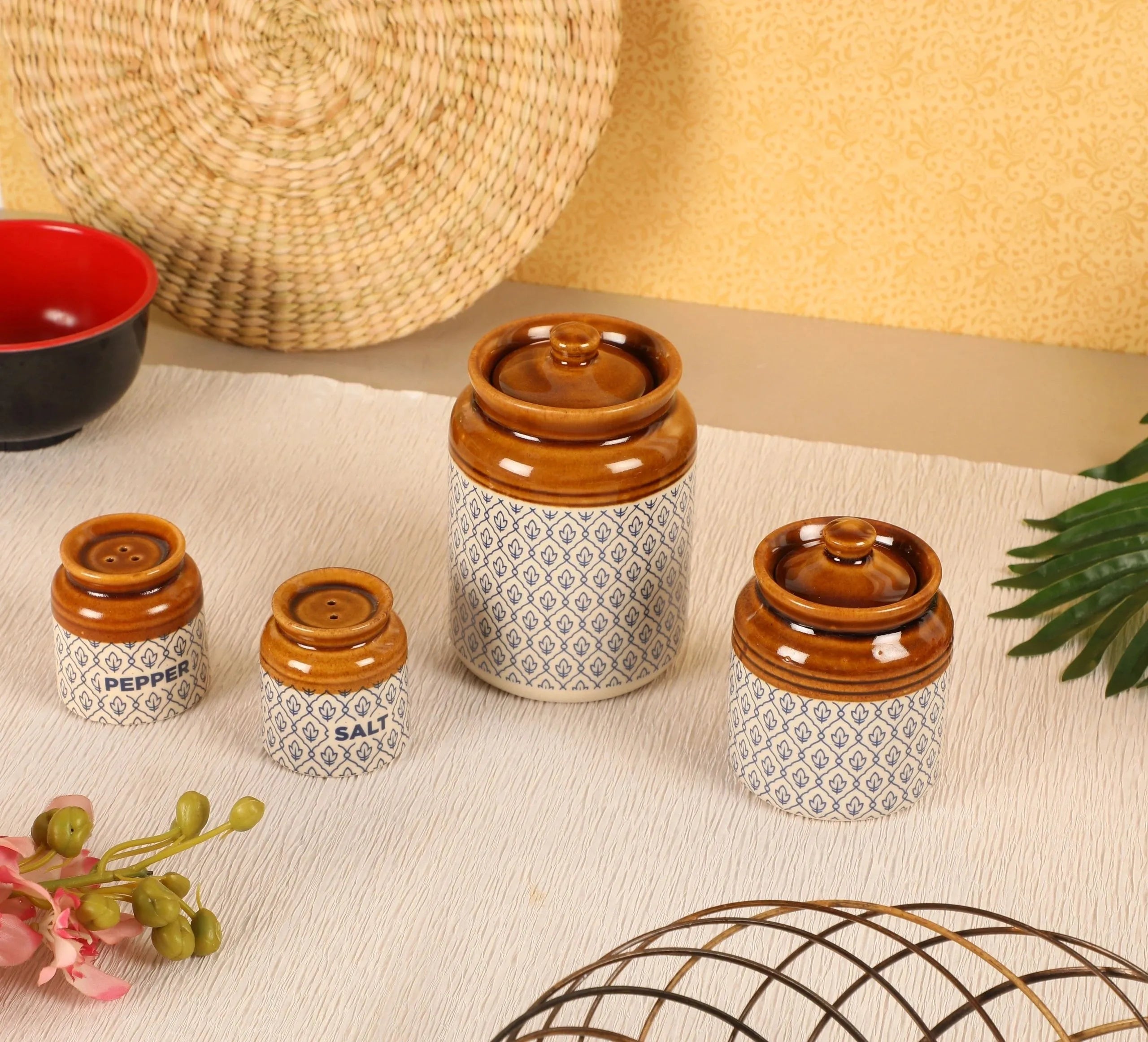 Royal ceramic jar set
