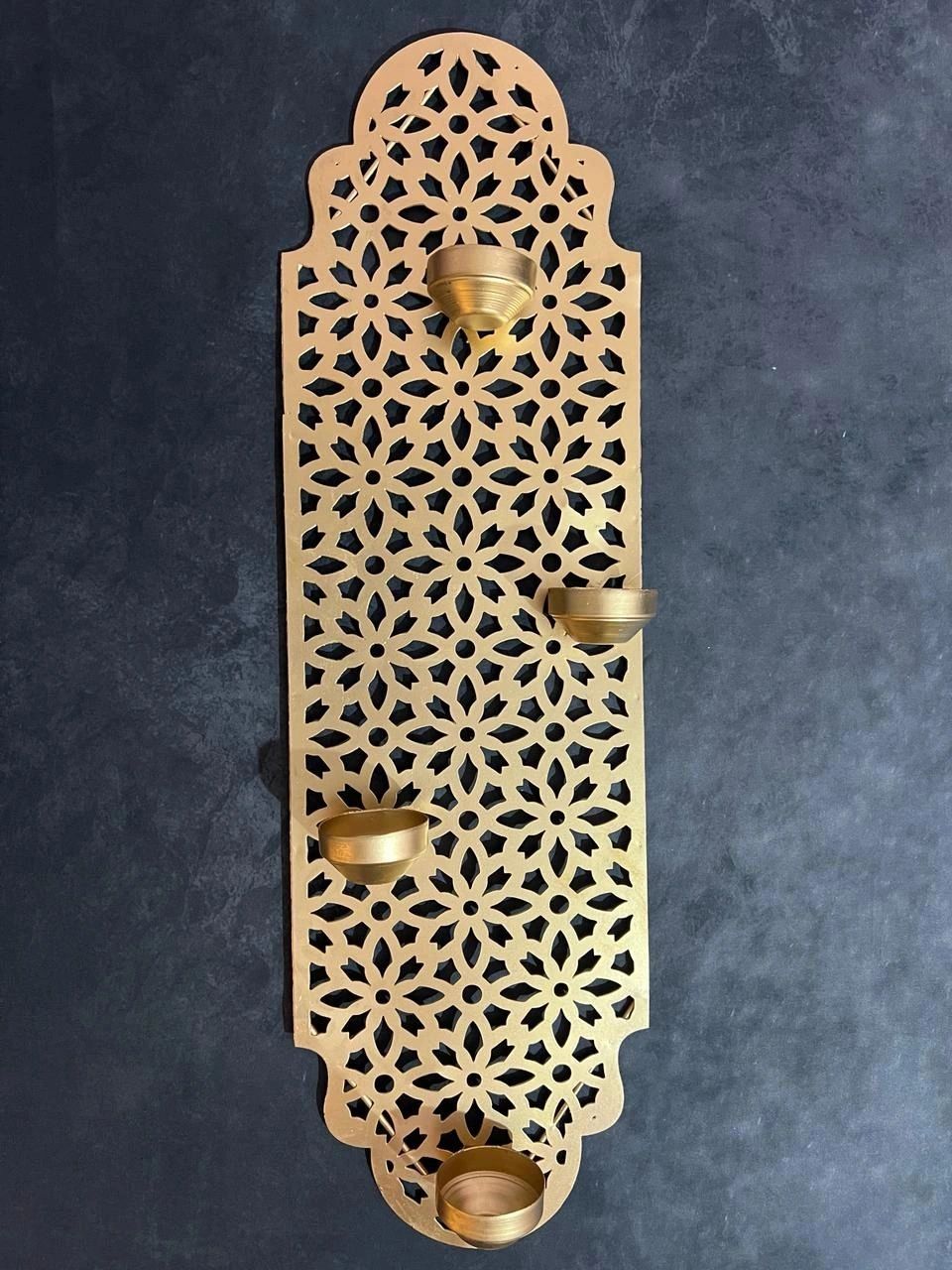 Royal Wall Hanging with 4 Tea Light (Floral Pattern Shadow)