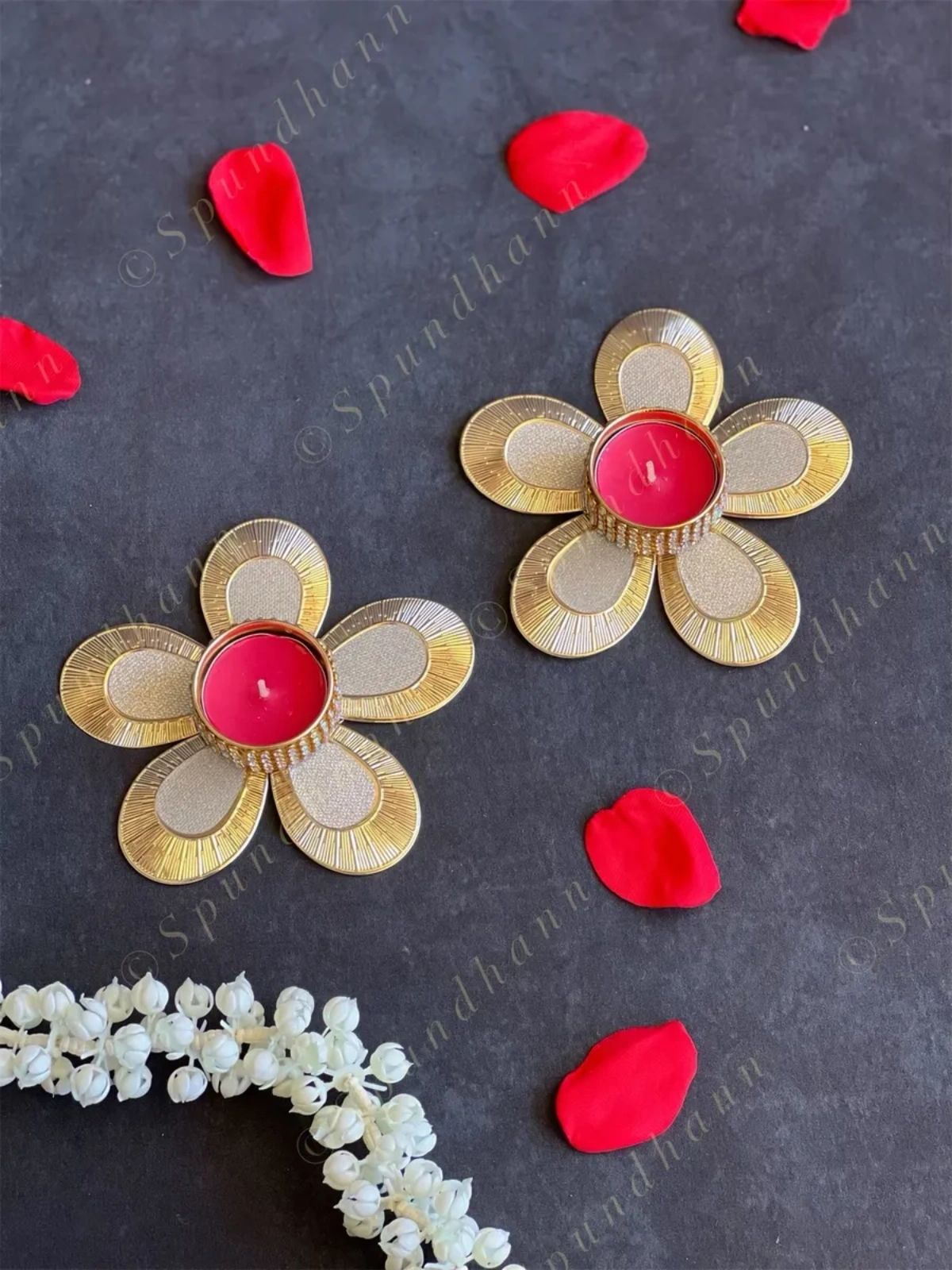 Golden Flower Wire Tea Light holder