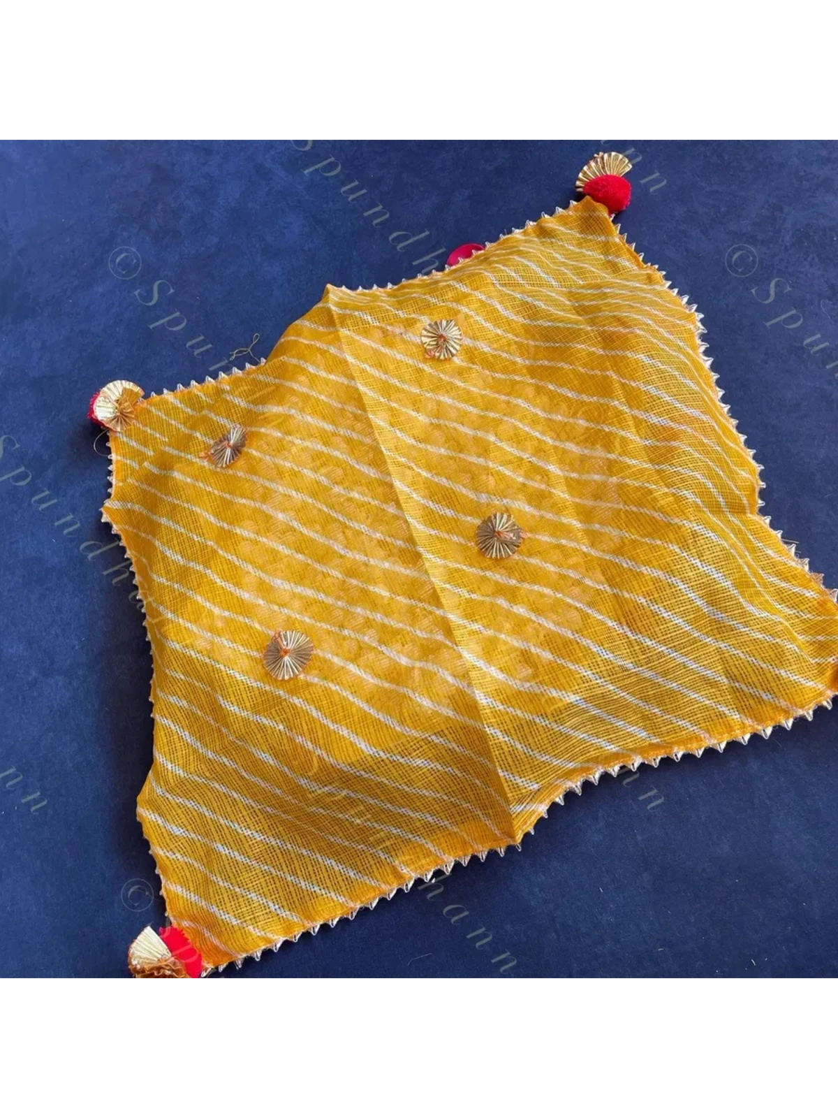 Leheriya Square Cloth Thaal / Plate Cover