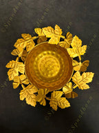 Maple leaf Urli