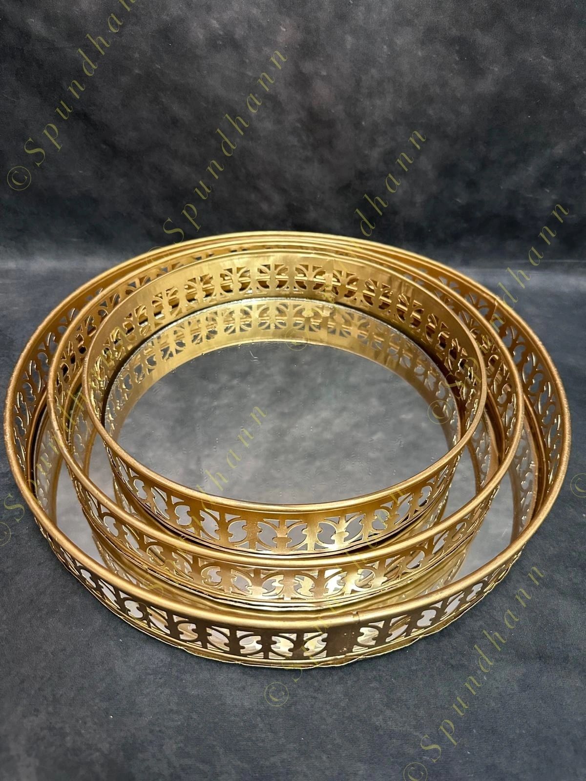 Metal Golden Cutwork Round Mirror tray