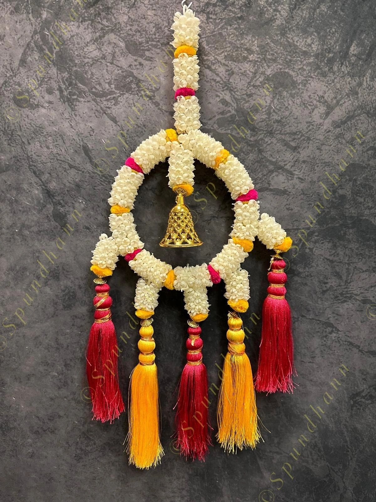 Small Mogra Wreath with Bell and 5 Tassel