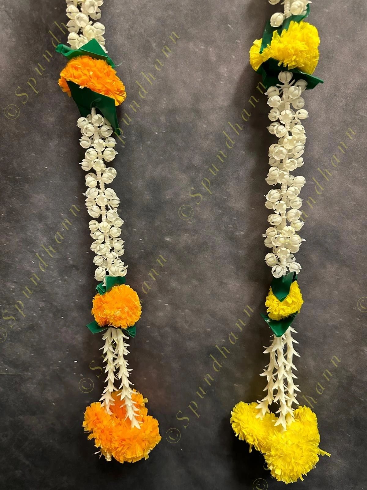 Mogra Marigold Dangler With 3 Rajnigandha Tassel - One String