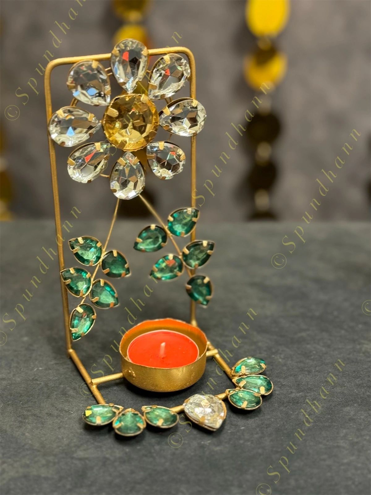 Standing Tea Light