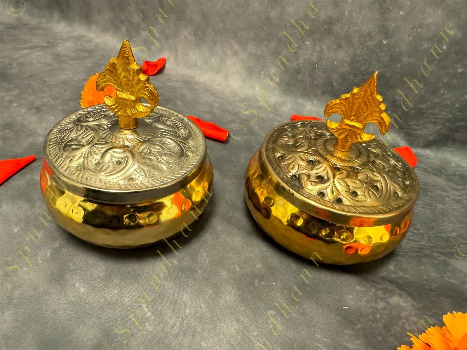 Flat Canister with Royal lid (Dual purpose as Dhoop Dani)
