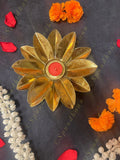 Large Line and Fold Lotus T Light