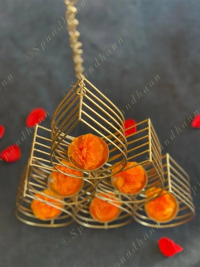Modern 6 Drop Shaped Hanging Tea Light Holders - Image 8