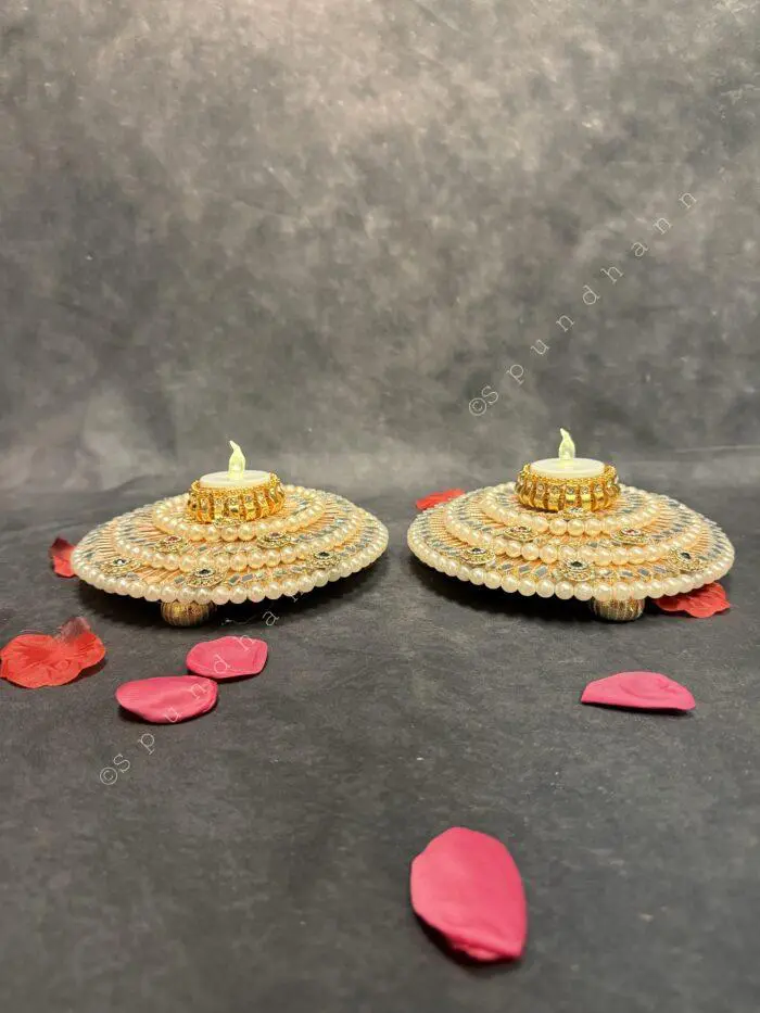 Golden Decorative Tealight Holder - Image 1