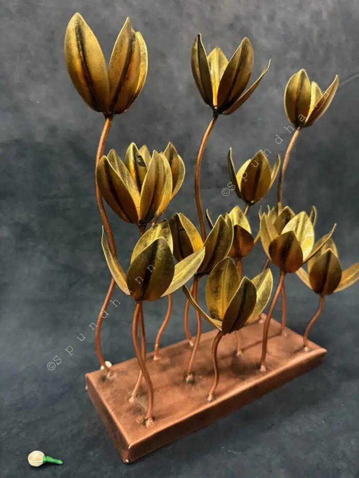 Golden Bloom Metal Table Décor - Image 1