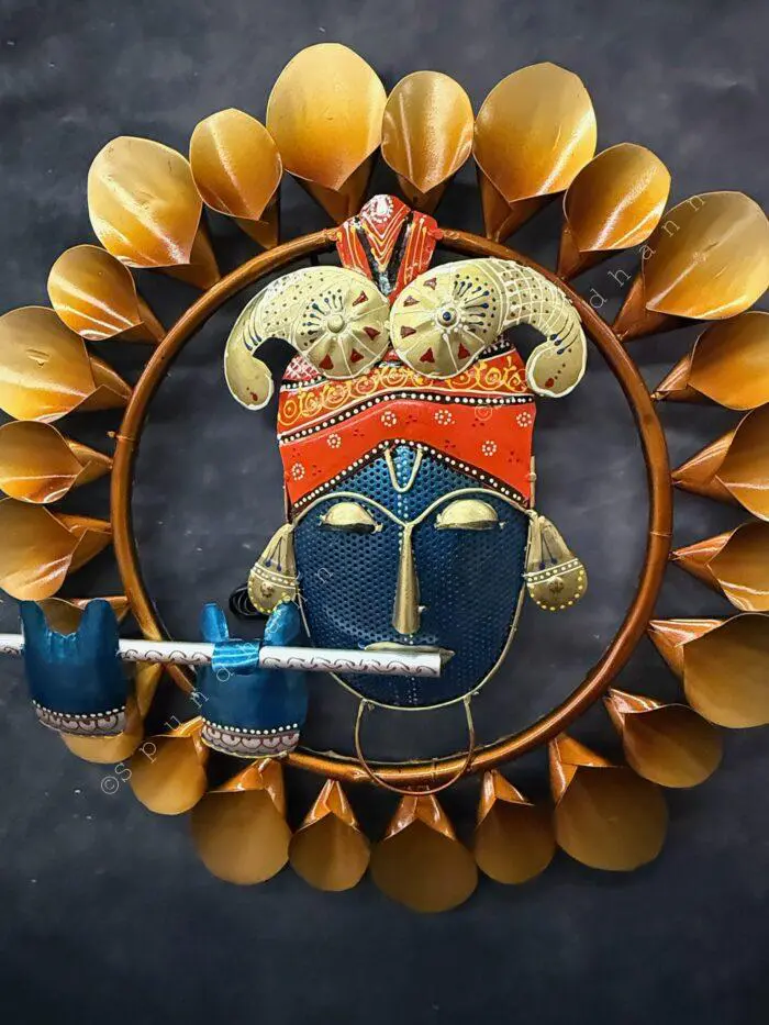 Decorative Krishna With Flower Petals Ring - Image 4